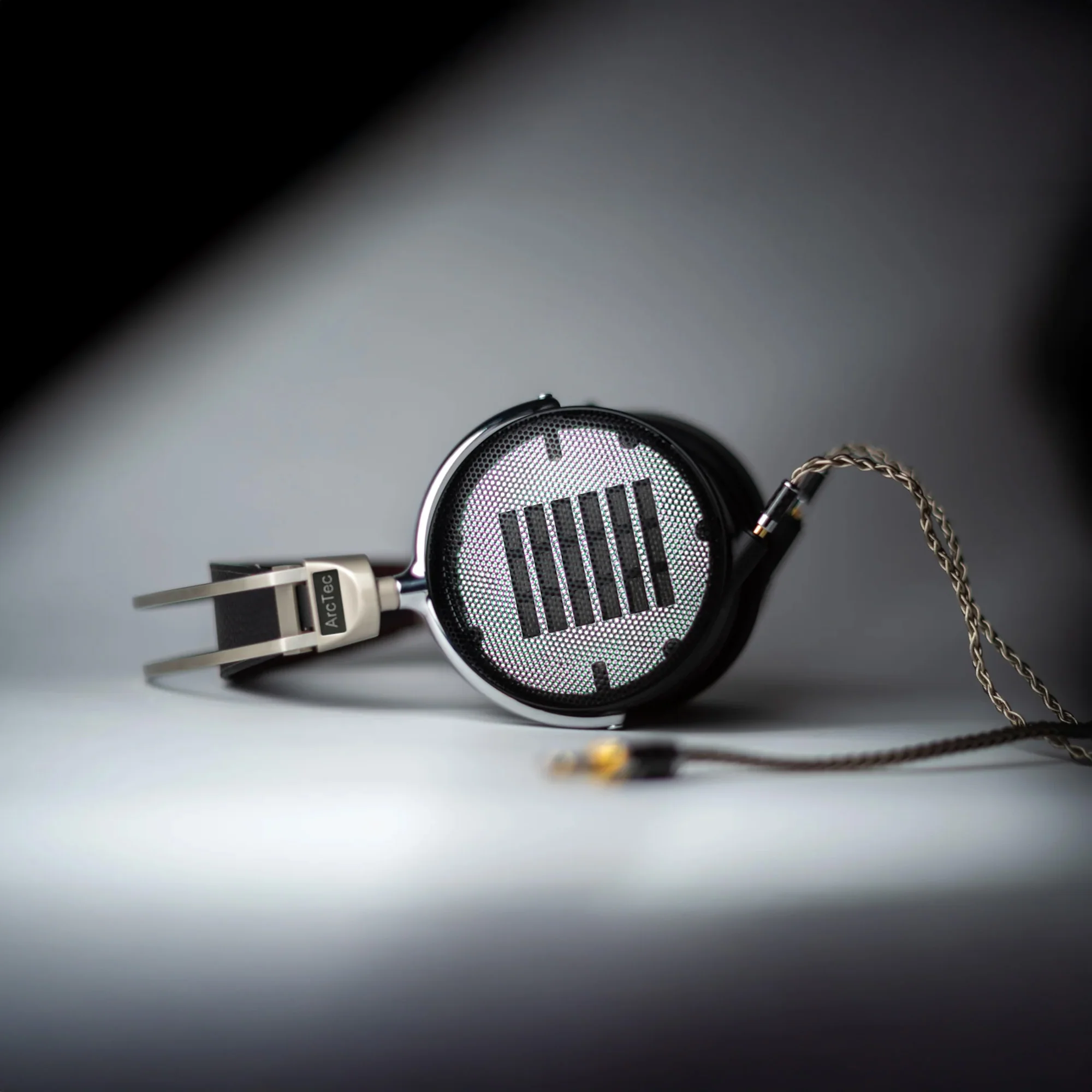 ArcTec AB 92 Open-Back Planar Headphones - Image 4