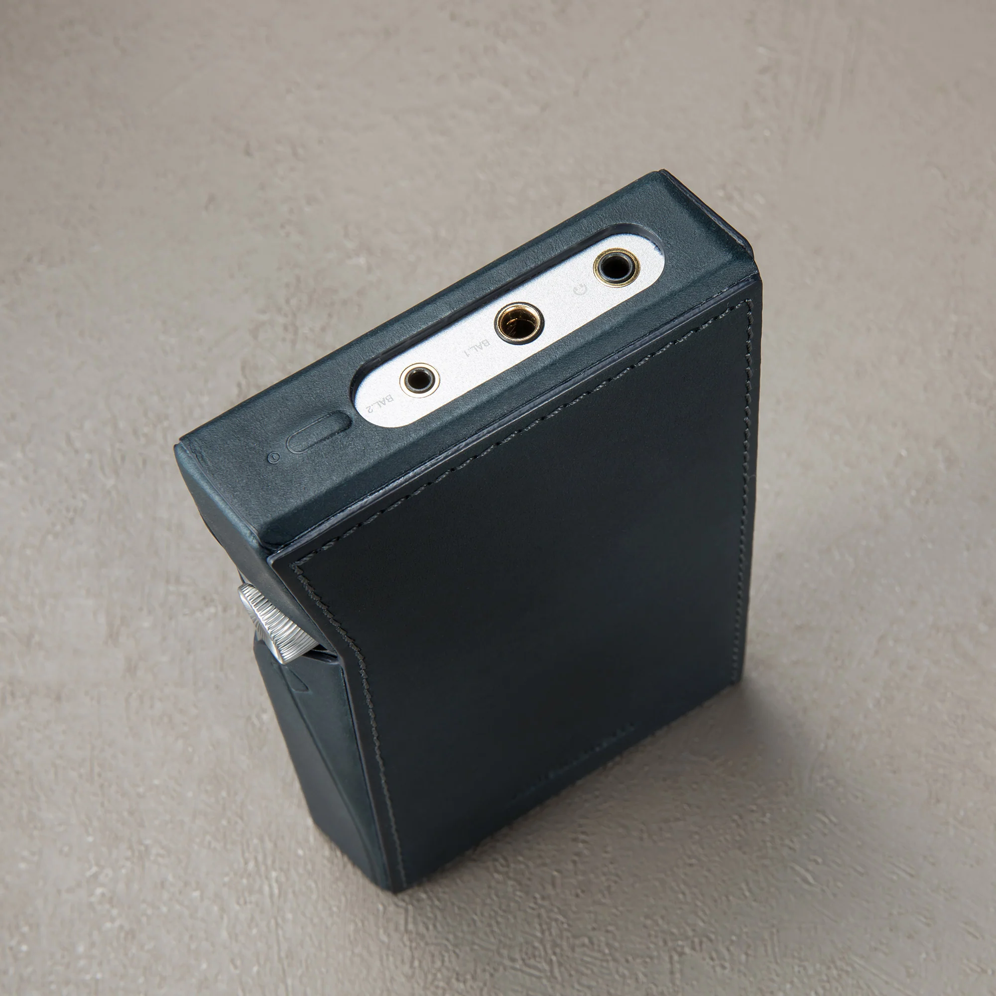 Astell&Kern SE180 Leather Case - Image 14