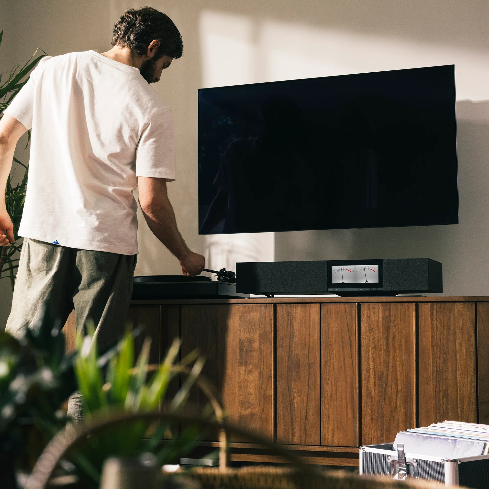 Cambridge Audio EVO One All-In-One System Midnight Black - Image 6