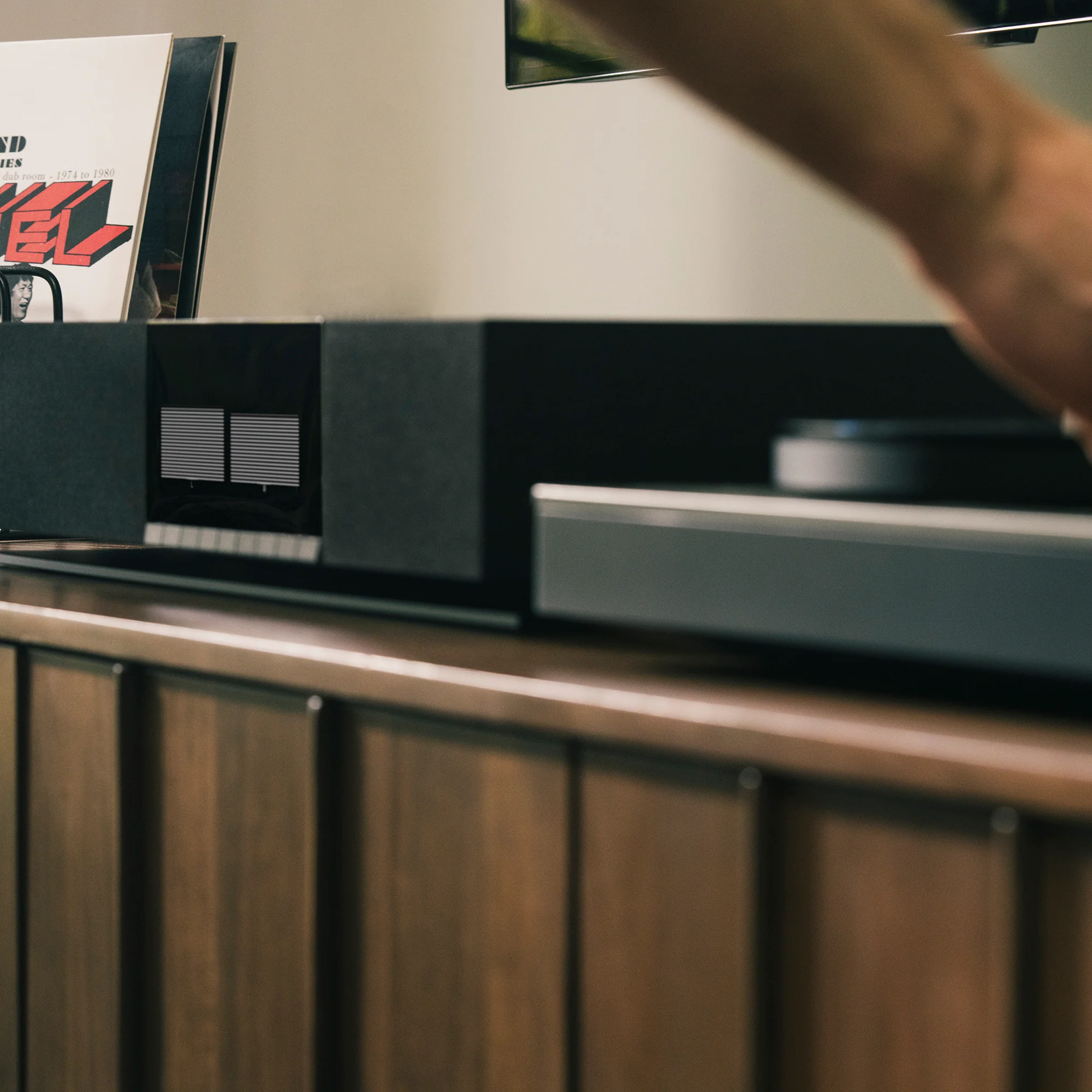Cambridge Audio EVO One All-In-One System Midnight Black - Image 9