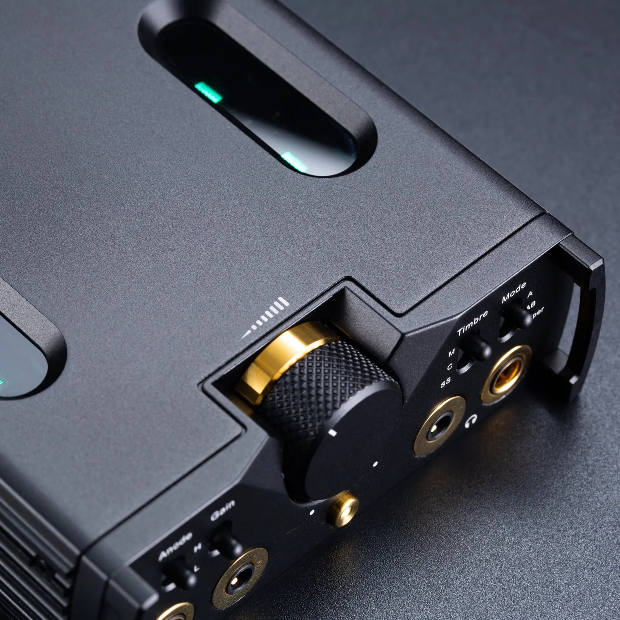 Cayin C9ii Dual NuTube Portable Tube Headphone Amplifier [DEMO UNIT] - Image 13