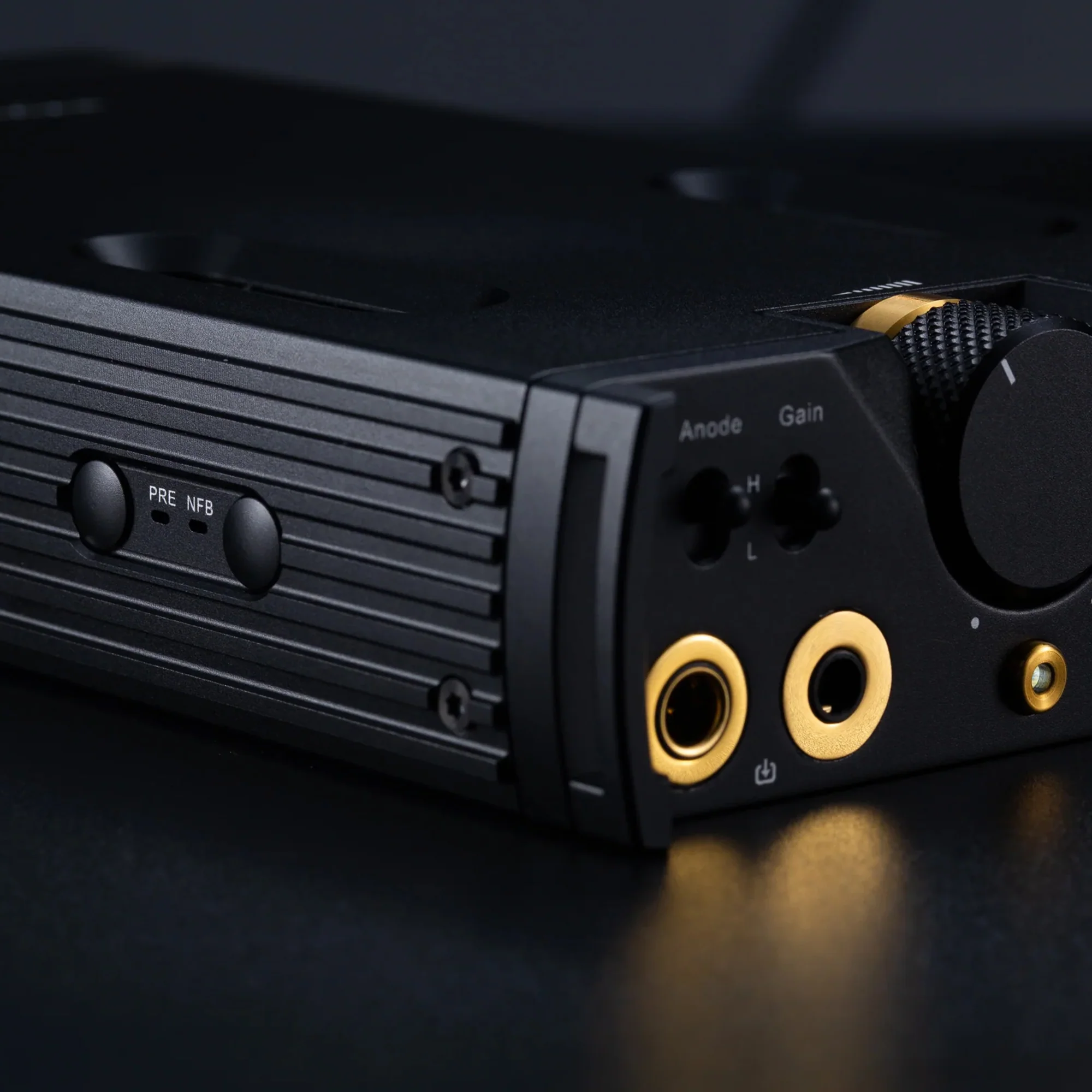 Cayin C9ii Dual NuTube Portable Tube Headphone Amplifier [DEMO UNIT] - Image 9