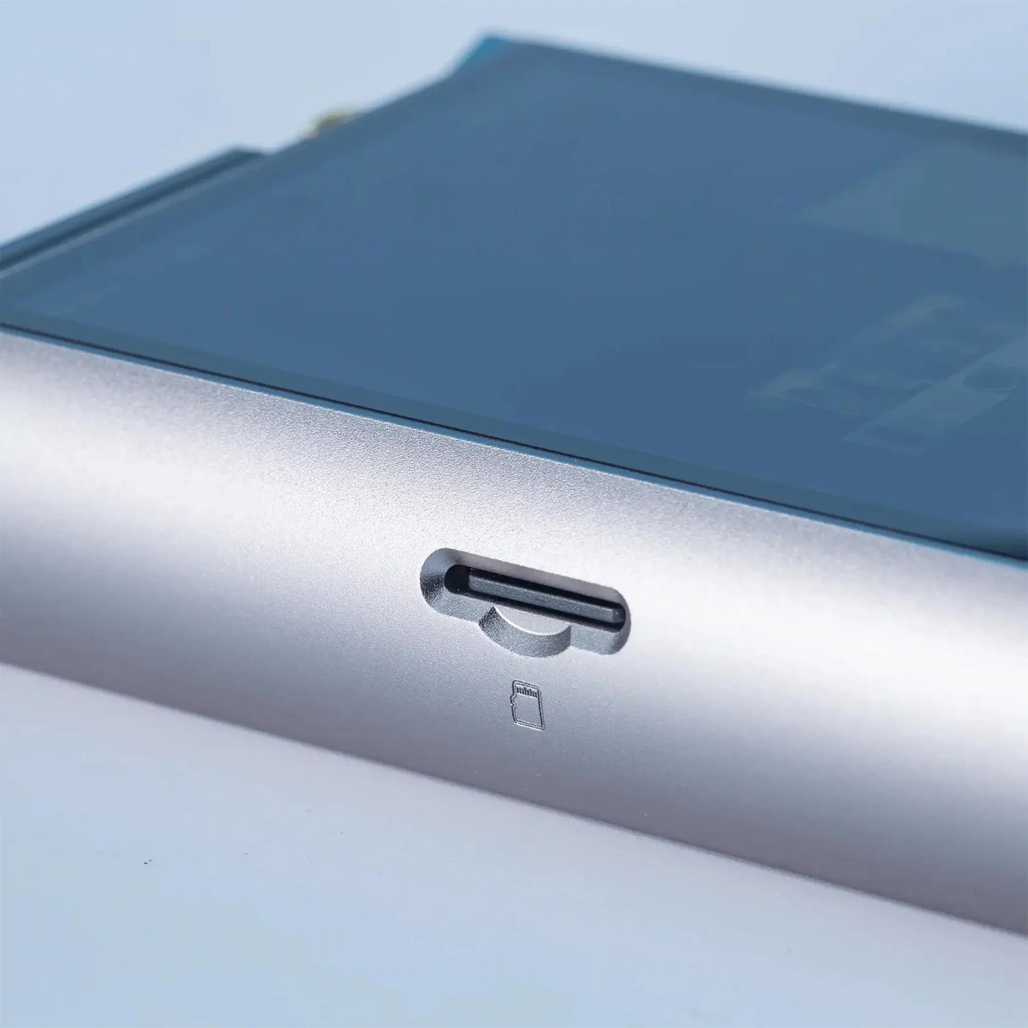 Cayin N7+ 1-bit DSD Digital Audio Player - Image 4