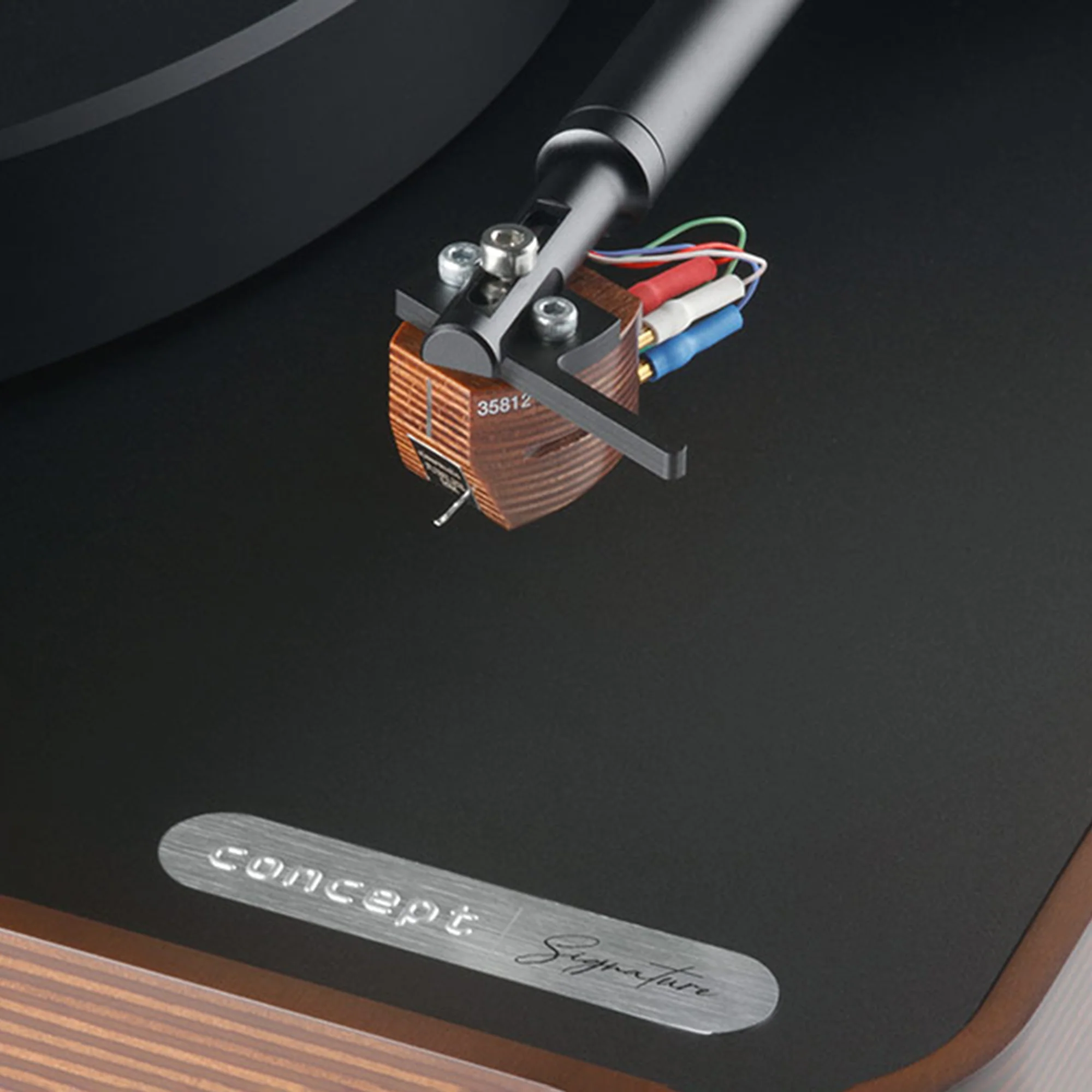 Clearaudio Concept Signature Turntable with Cartridge and Arm - Image 7