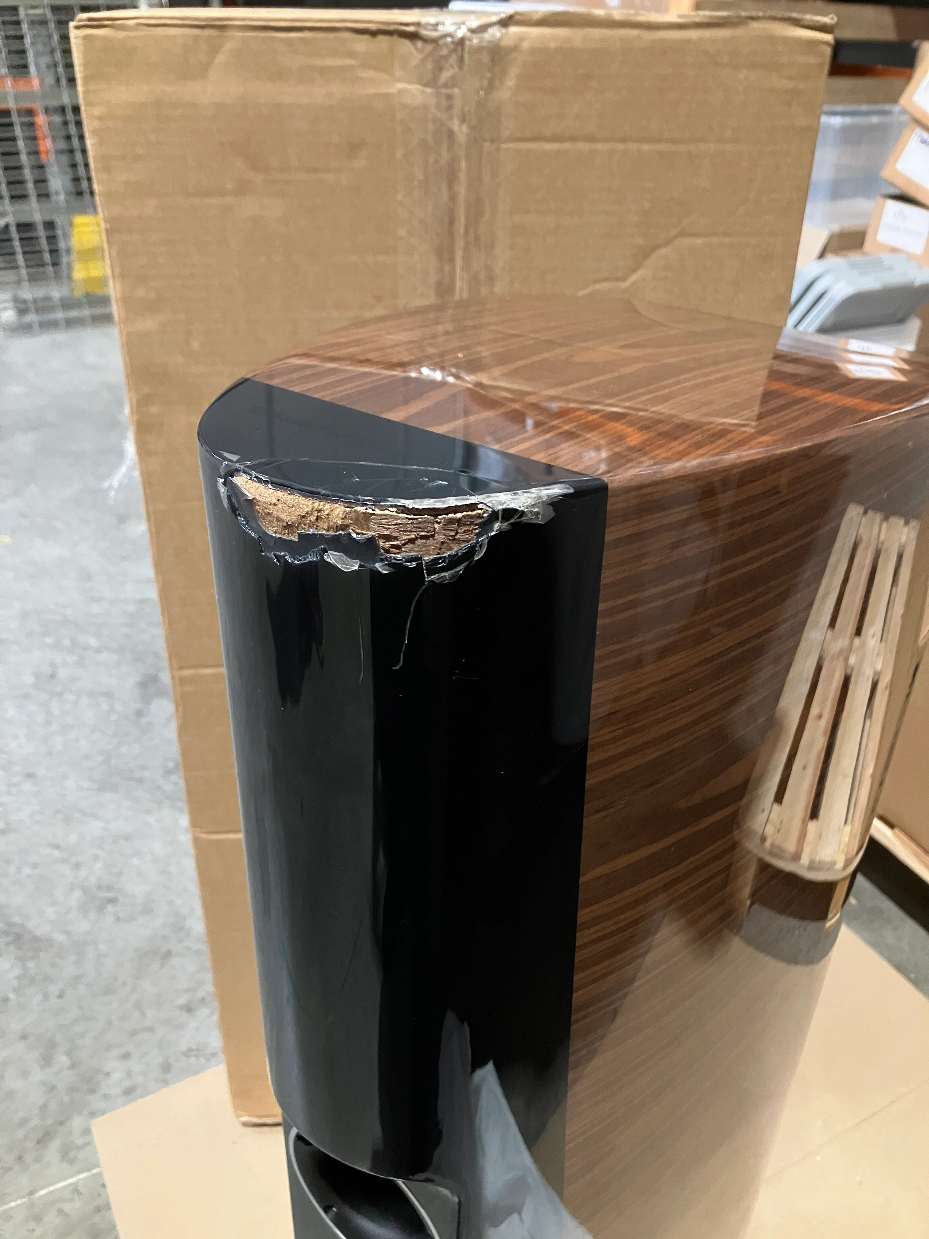 DALI EPICON 6 Floorstanding Speakers (Damaged Unit) (Pair) - Image 8