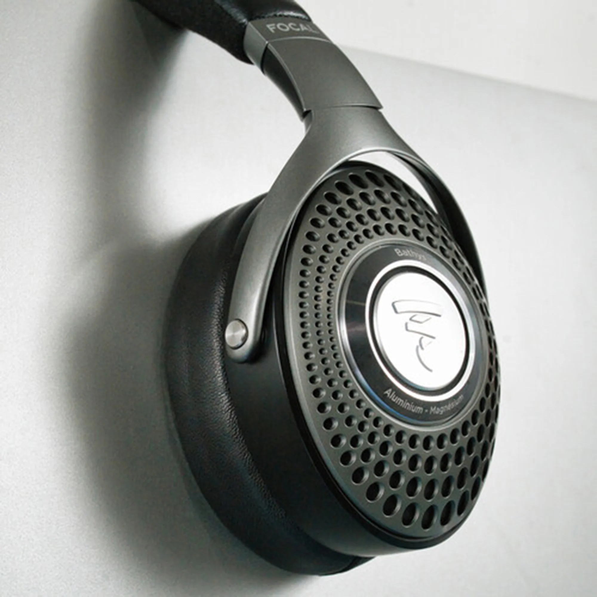 Dekoni Audio Elite Sheepskin Earpads for Focal Bathys - Image 4