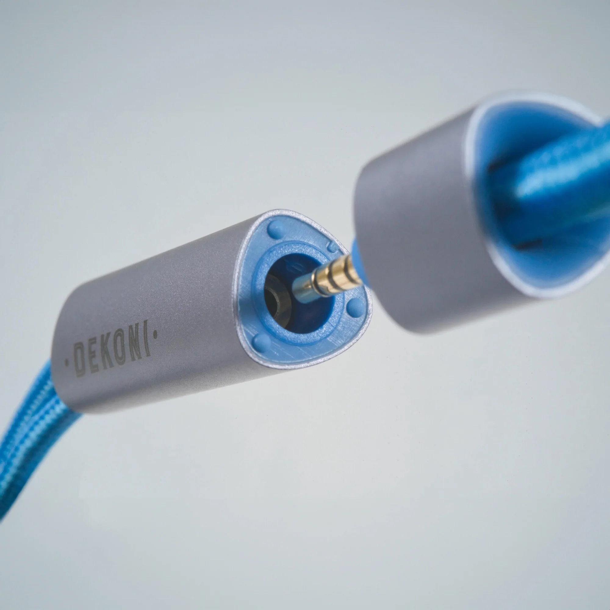 Dekoni Audio Ensemble Postsplit Blue Nylon Woven Jacket Headphone Connectors - Image 5