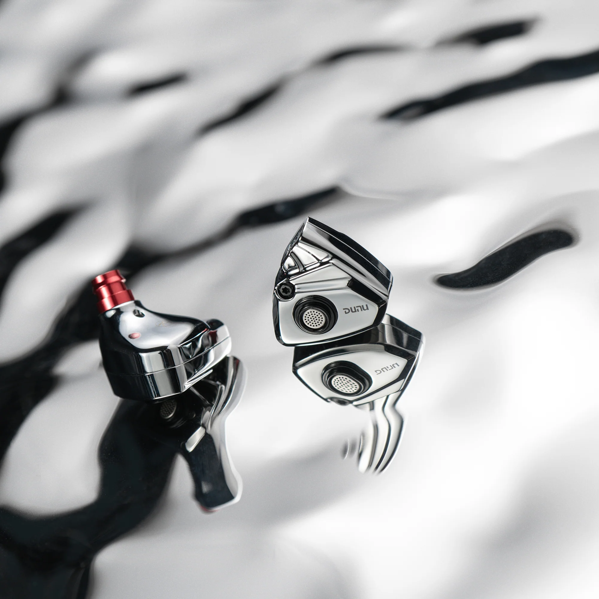 DUNU TITAN S Dynamic In-Ear Earphones - Image 14