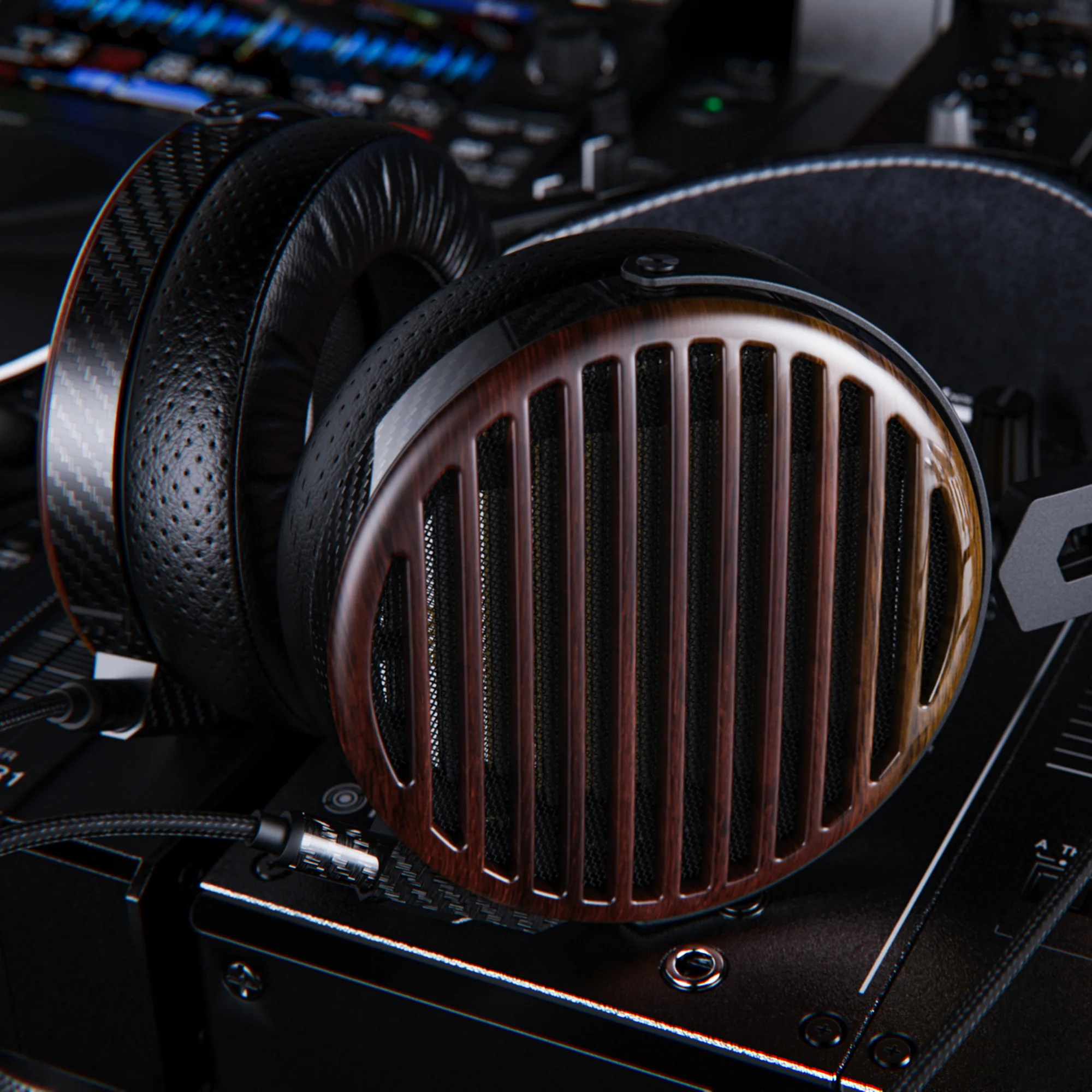 FiiO FT7 Open-Back Headphones - Image 2