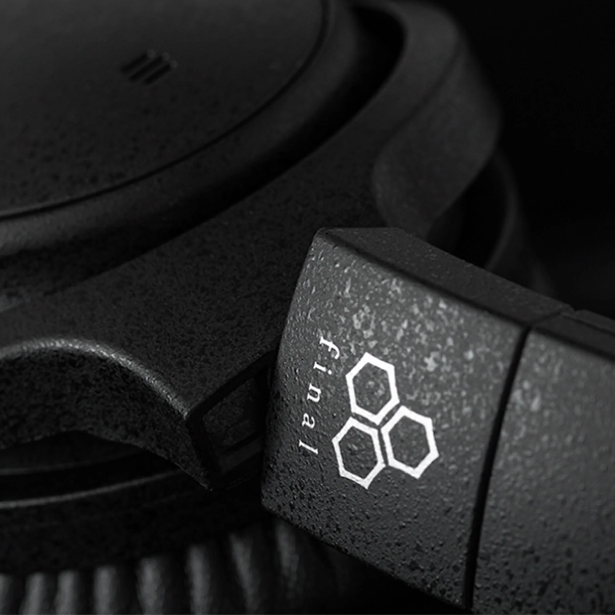 Final Audio UX3000 Wireless Noise Cancelling Headphones - Image 13
