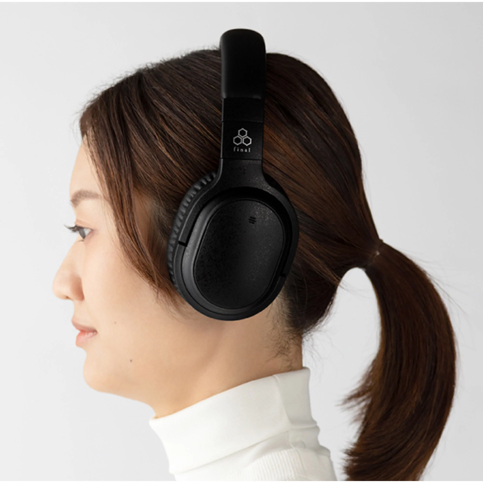 Final Audio UX3000 Wireless Noise Cancelling Headphones - Image 7