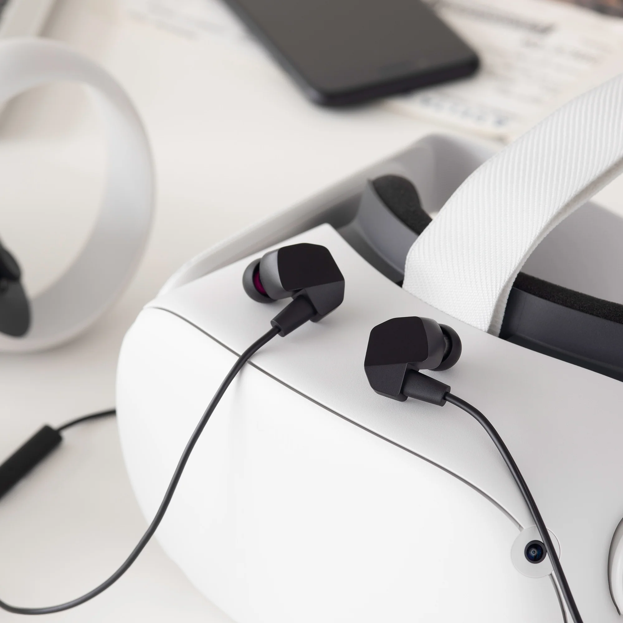 Final Audio VR3000 In-Ear Earphones