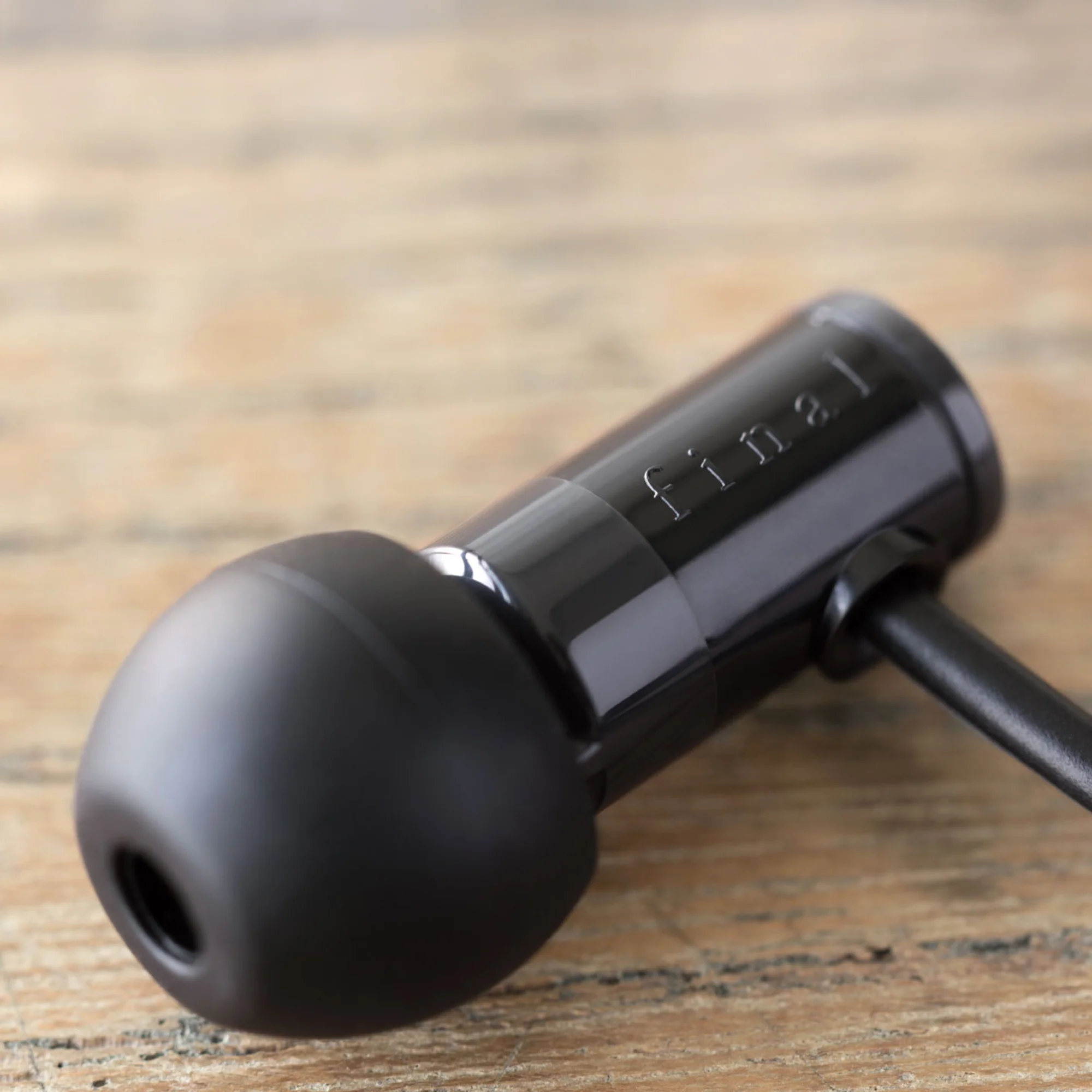 Final E1000C In Ear-Earphones with Mic - Image 2