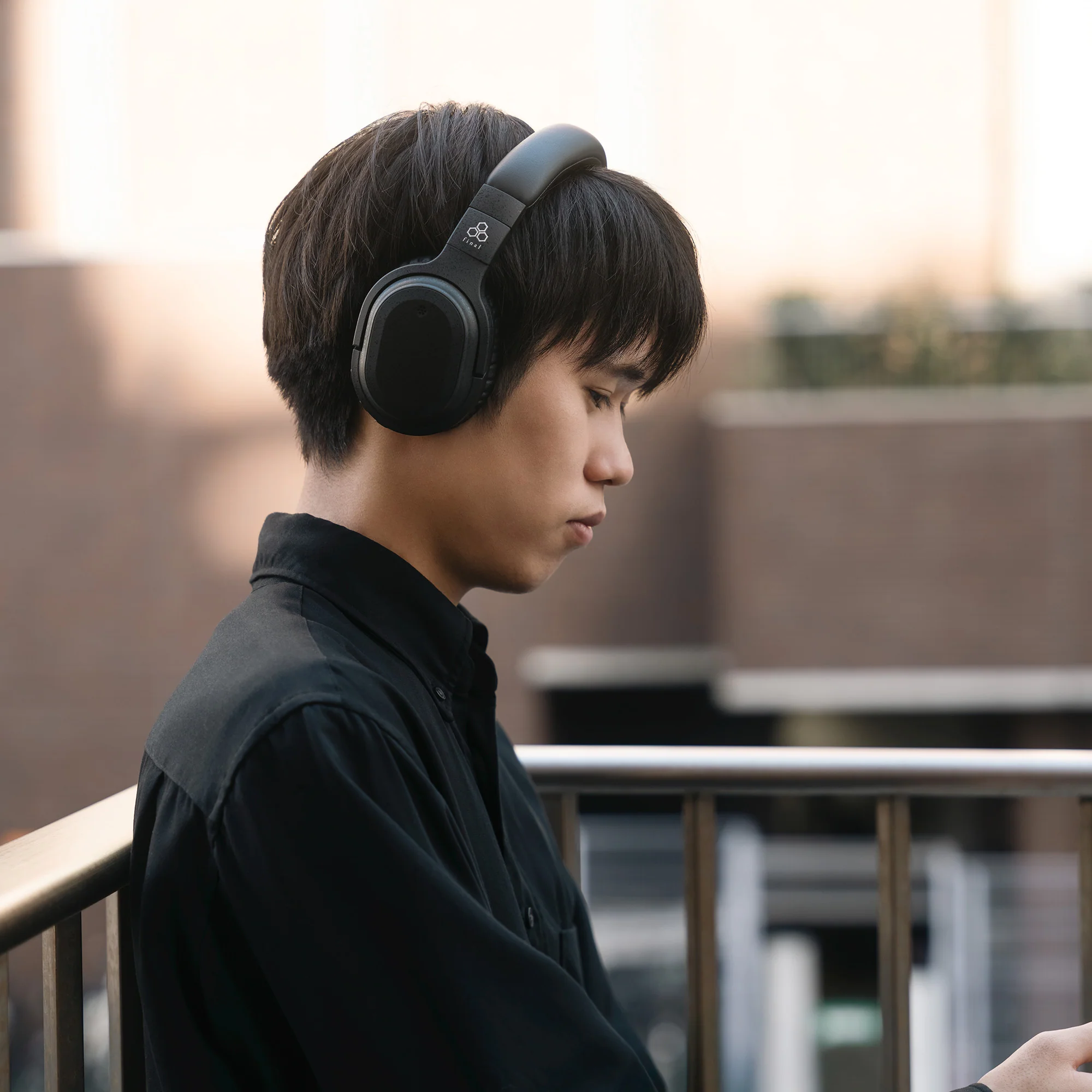 Final UX3000 SV Wireless Noise Cancelling Headphones - Image 11