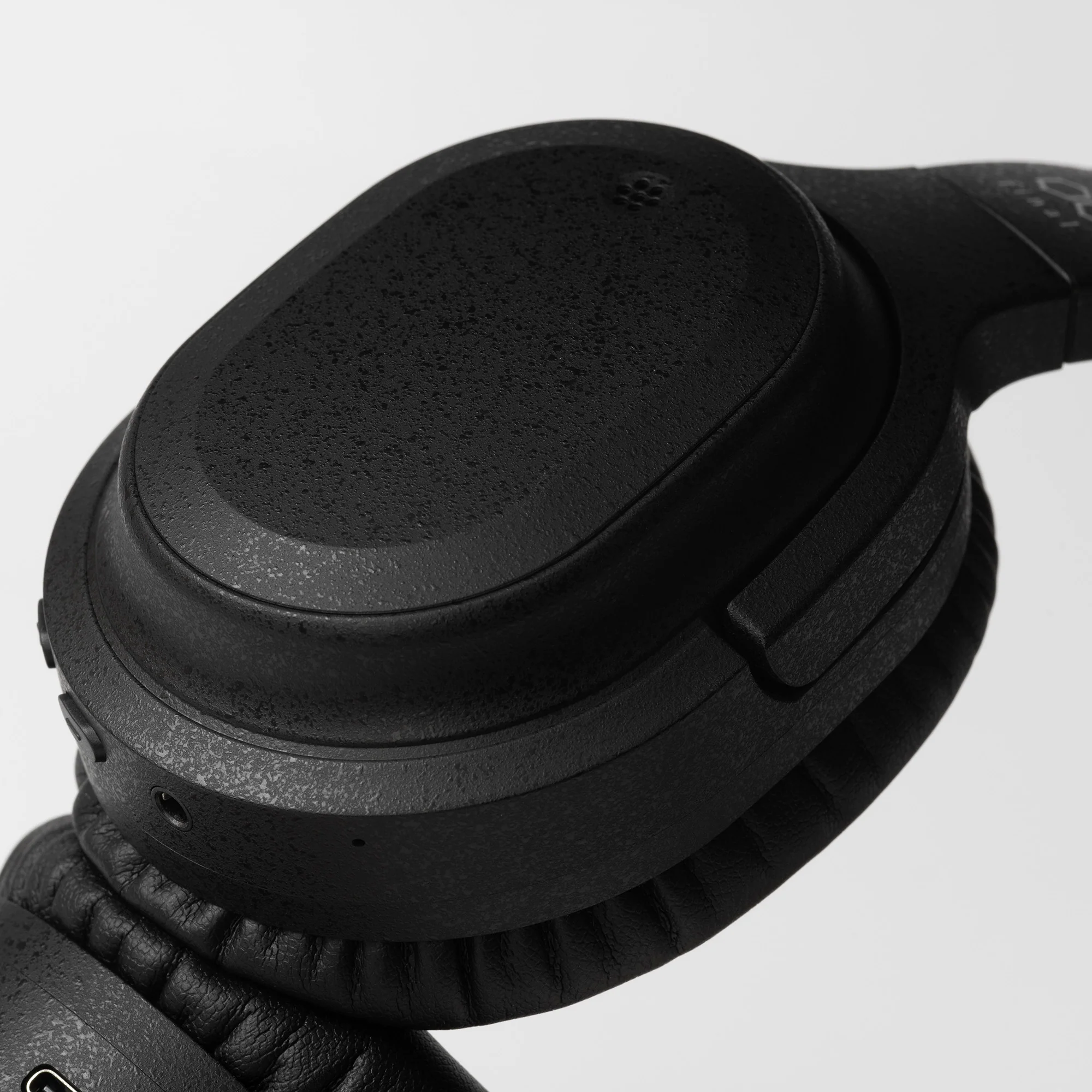 Final UX3000 SV Wireless Noise Cancelling Headphones - Image 8