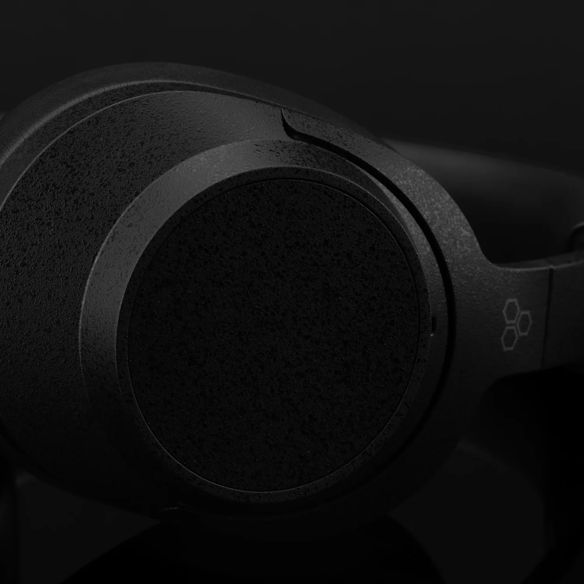 Final UX5000 Wireless Noise Cancelling Headphones - Image 3