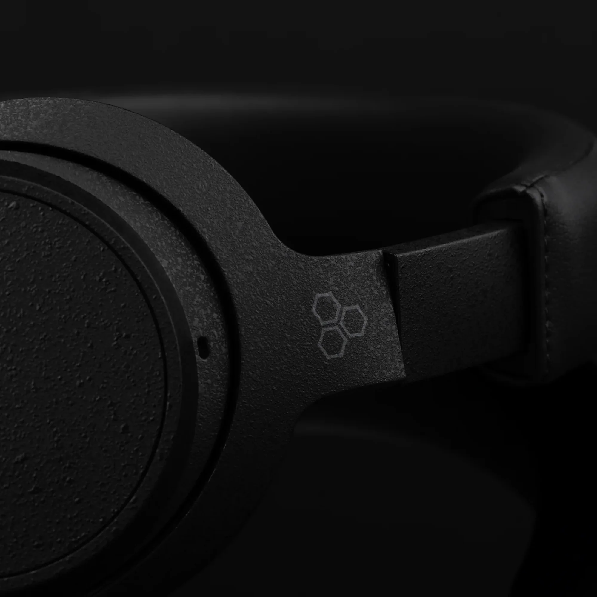 Final UX5000 Wireless Noise Cancelling Headphones - Image 5