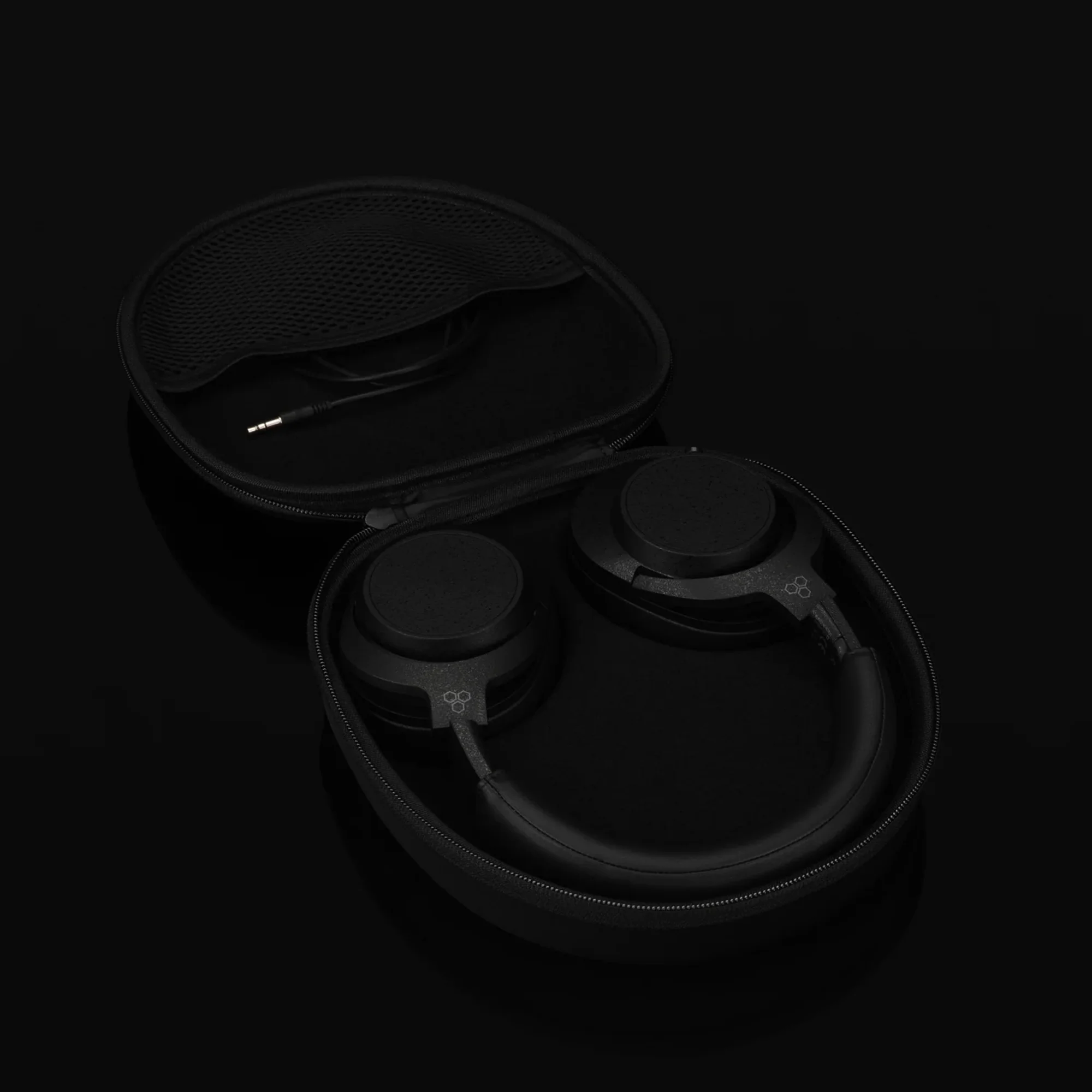 Final UX5000 Wireless Noise Cancelling Headphones - Image 7