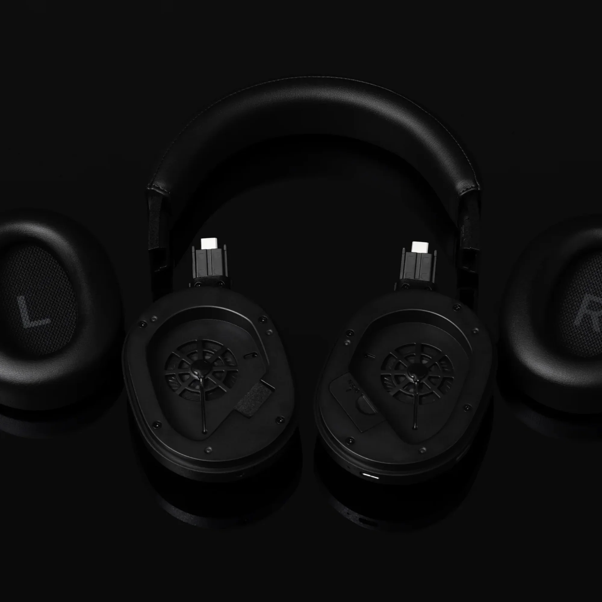 Final UX5000 Wireless Noise Cancelling Headphones - Image 8