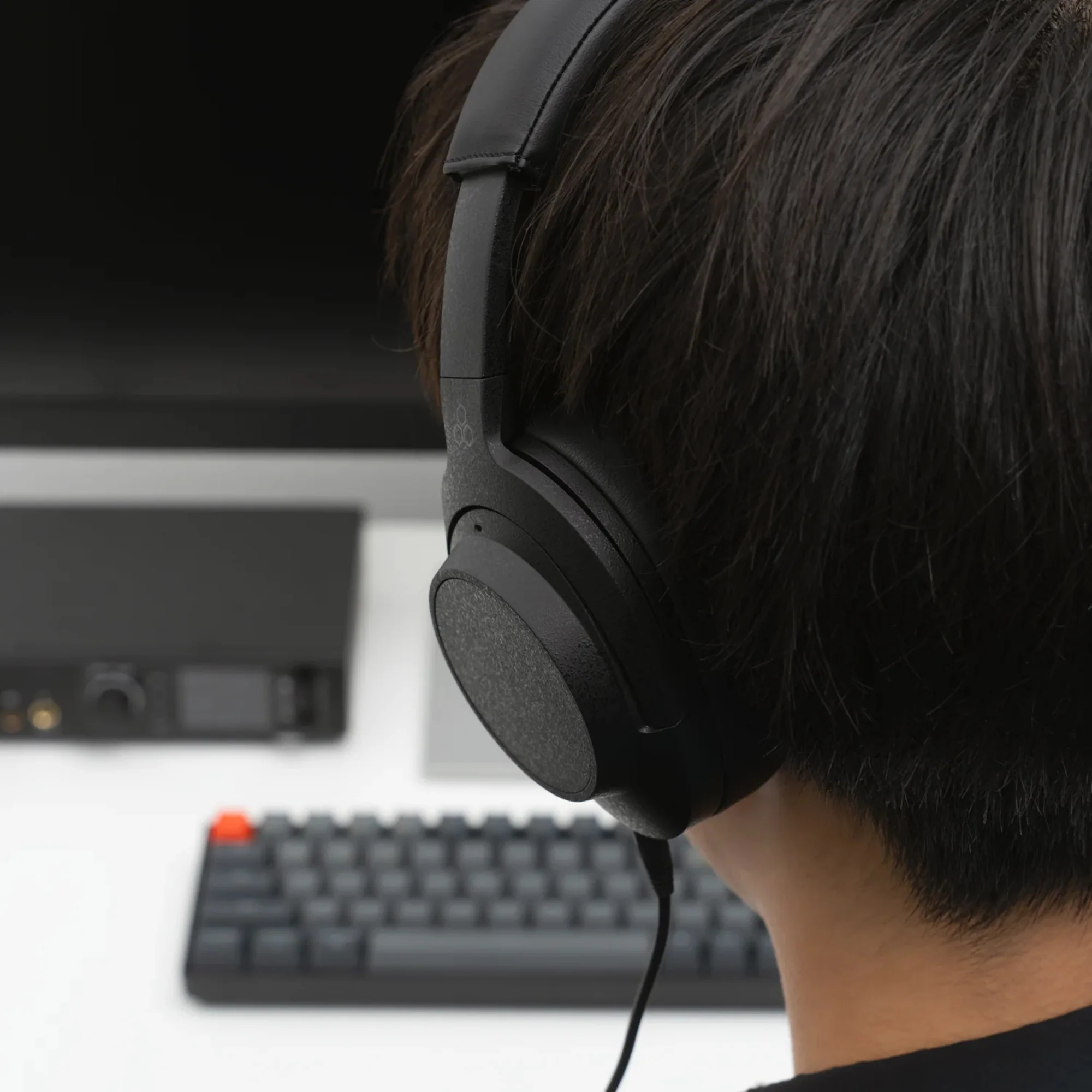 Final UX5000 Wireless Noise Cancelling Headphones - Image 9