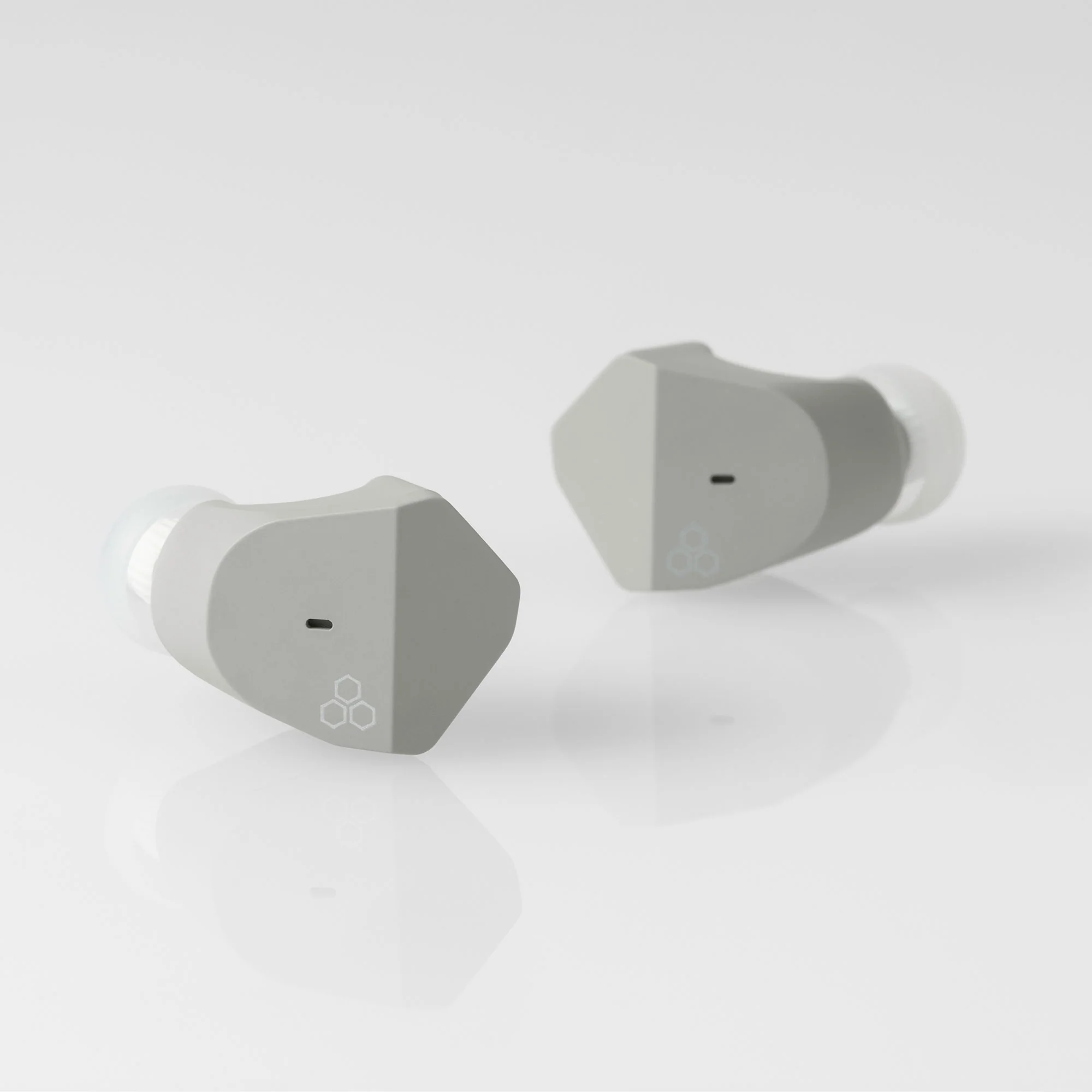 Final ZE2000 True Wireless Earphones - Image 3