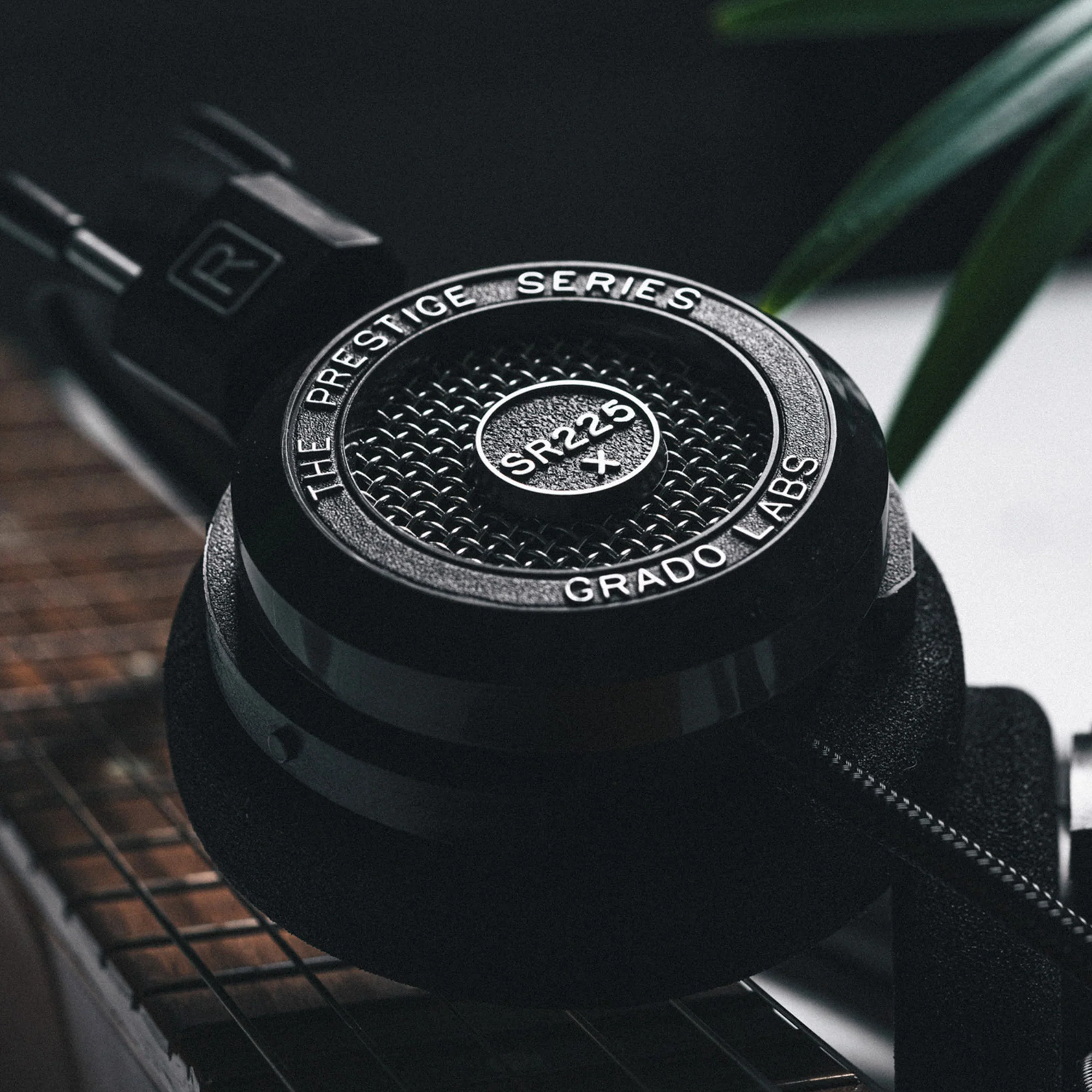 Grado SR225x Prestige Series Headphones - Image 4