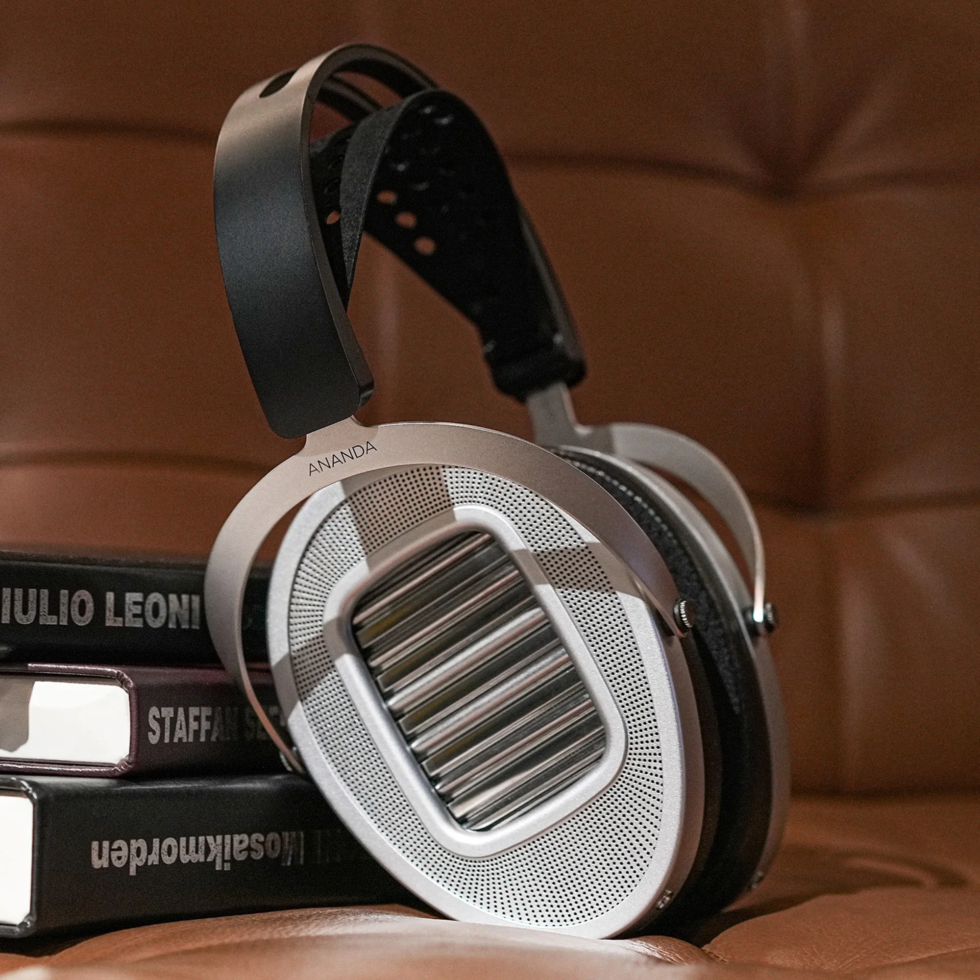 HiFiMAN ANANDA Unveiled Planar Magnetic Headphones