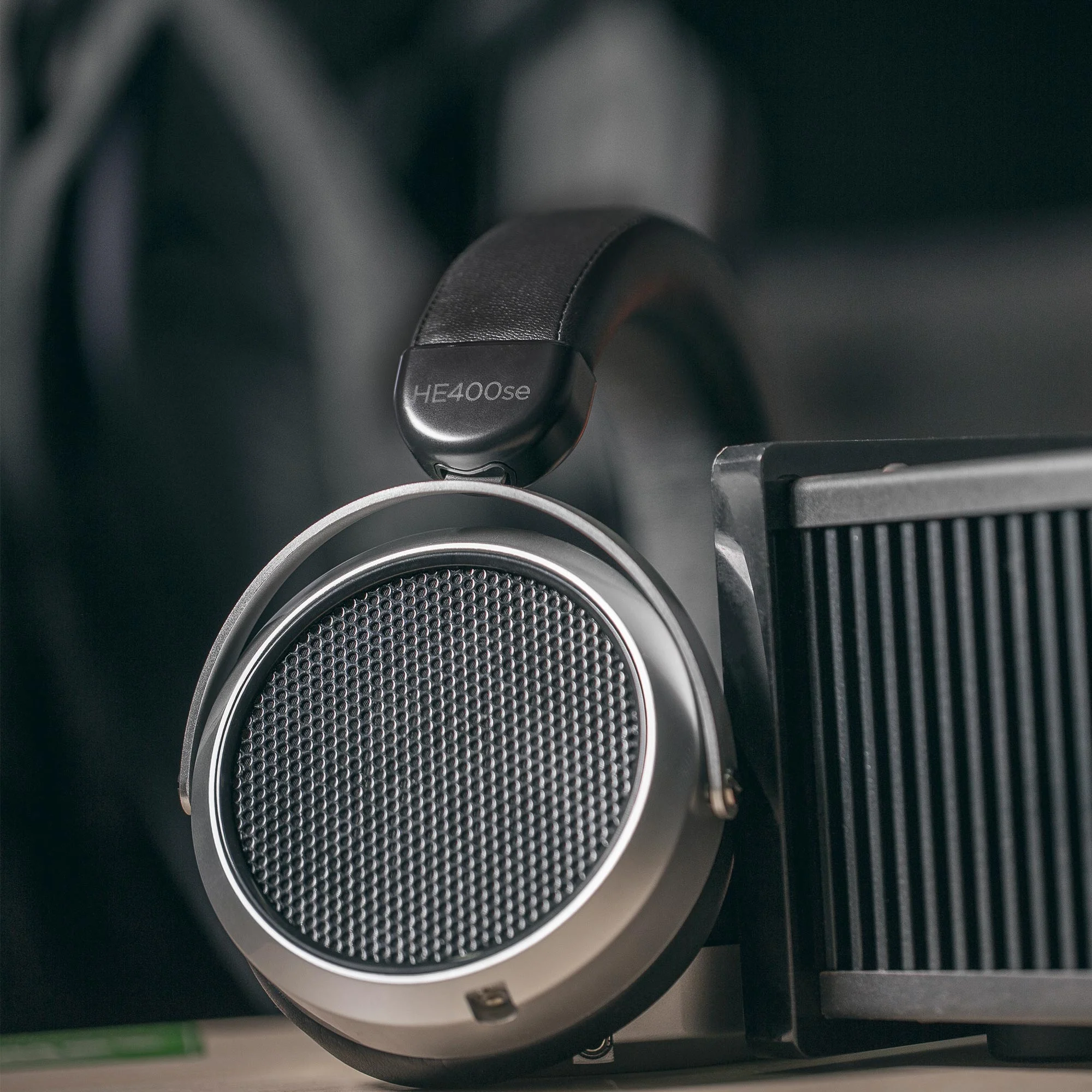HIFIMAN HE-400SE V2 Planar Magnetic Headphones - Image 7