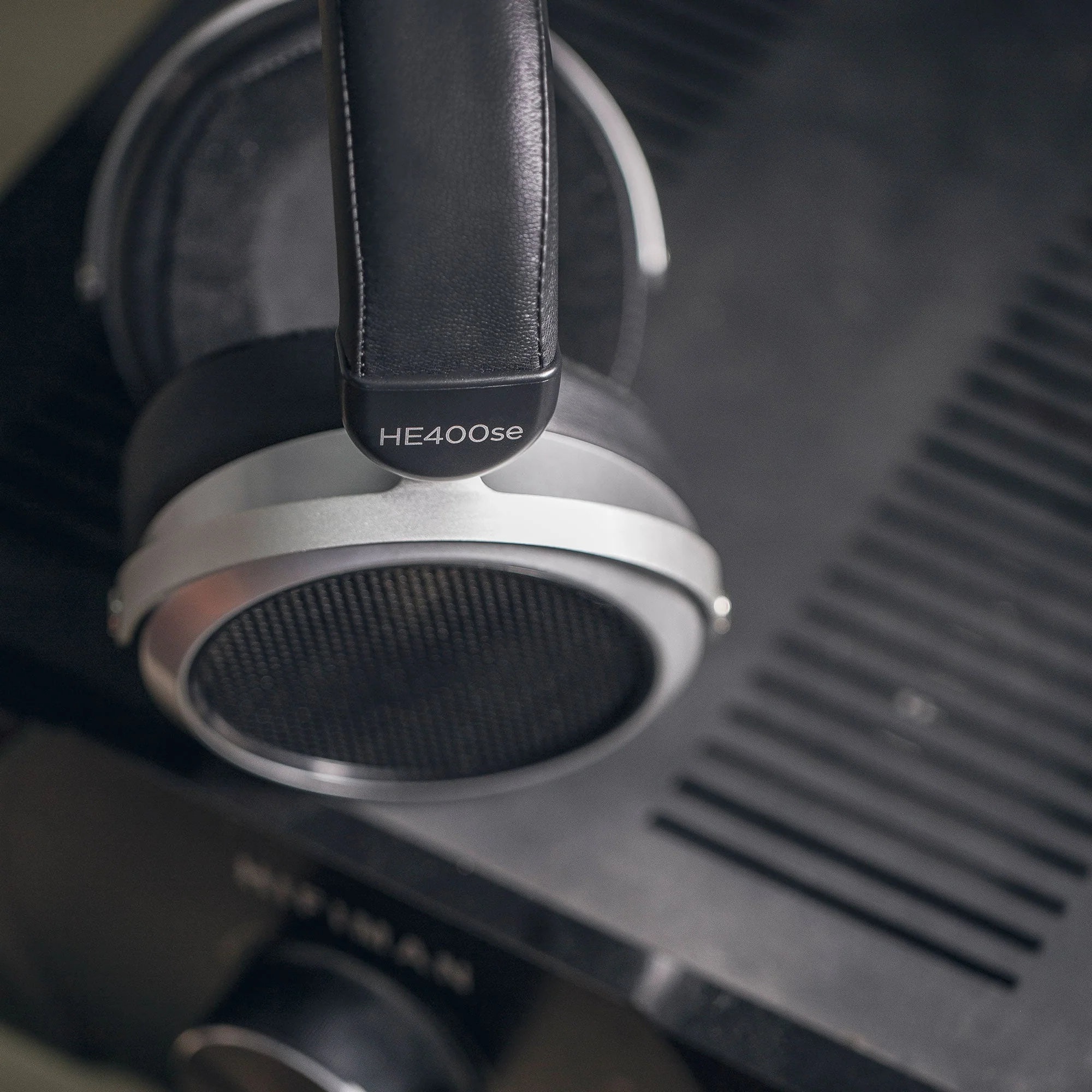 HIFIMAN HE-400SE V2 Planar Magnetic Headphones - Image 8