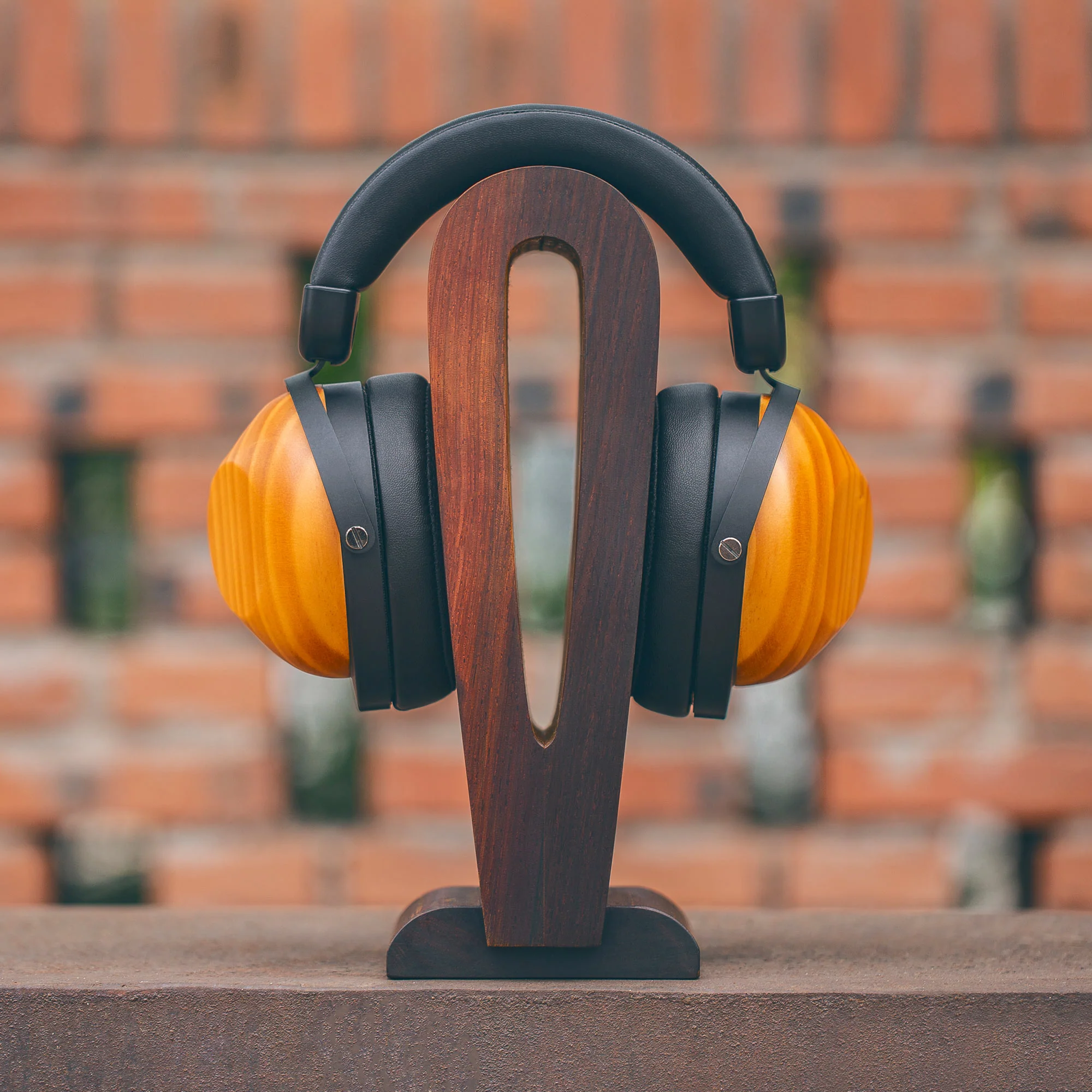 HIFIMAN HE-R10D Closed-Back Headphones - Image 8