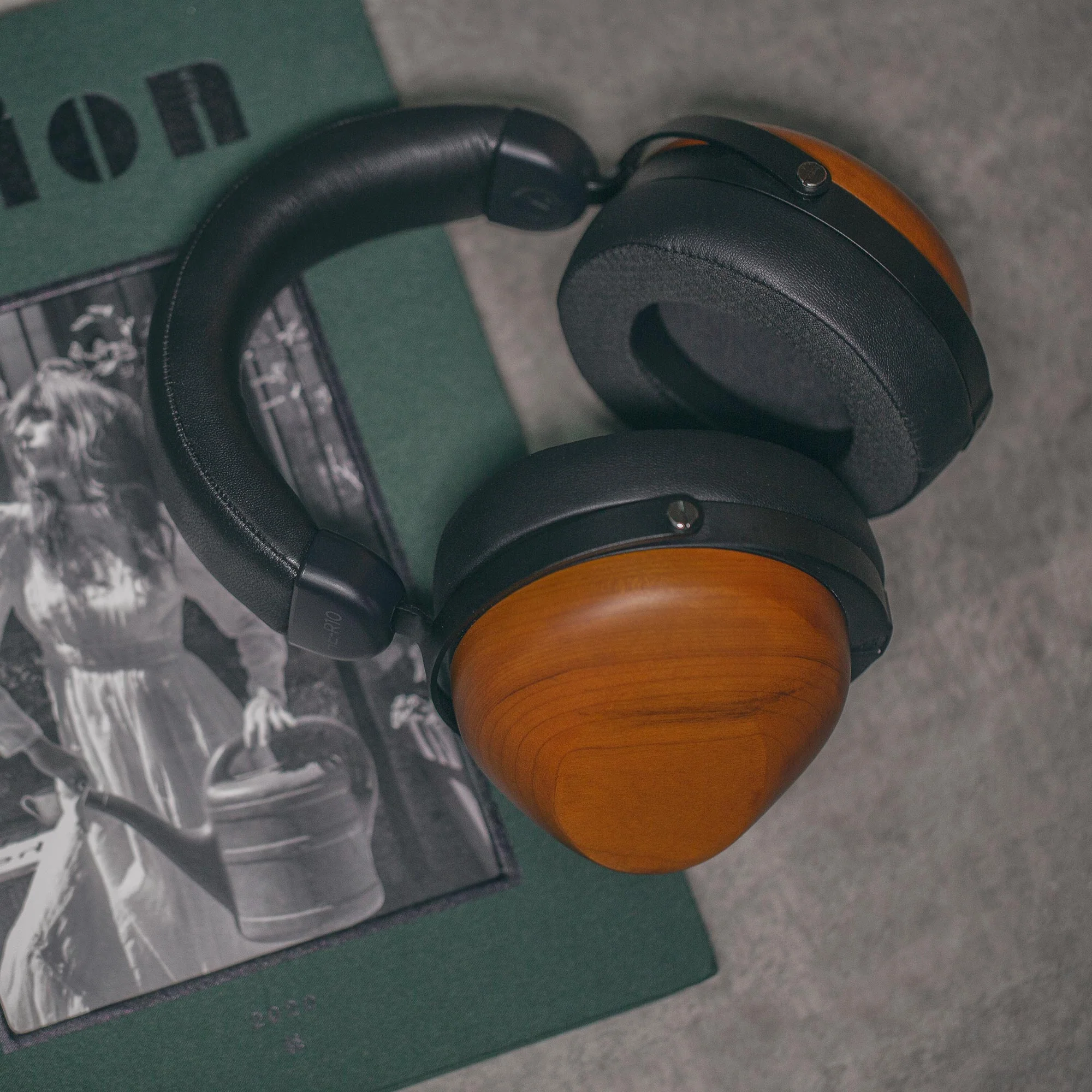 HIFIMAN HE-R10P Closed-Back Planar Magnetic Headphones - Image 8