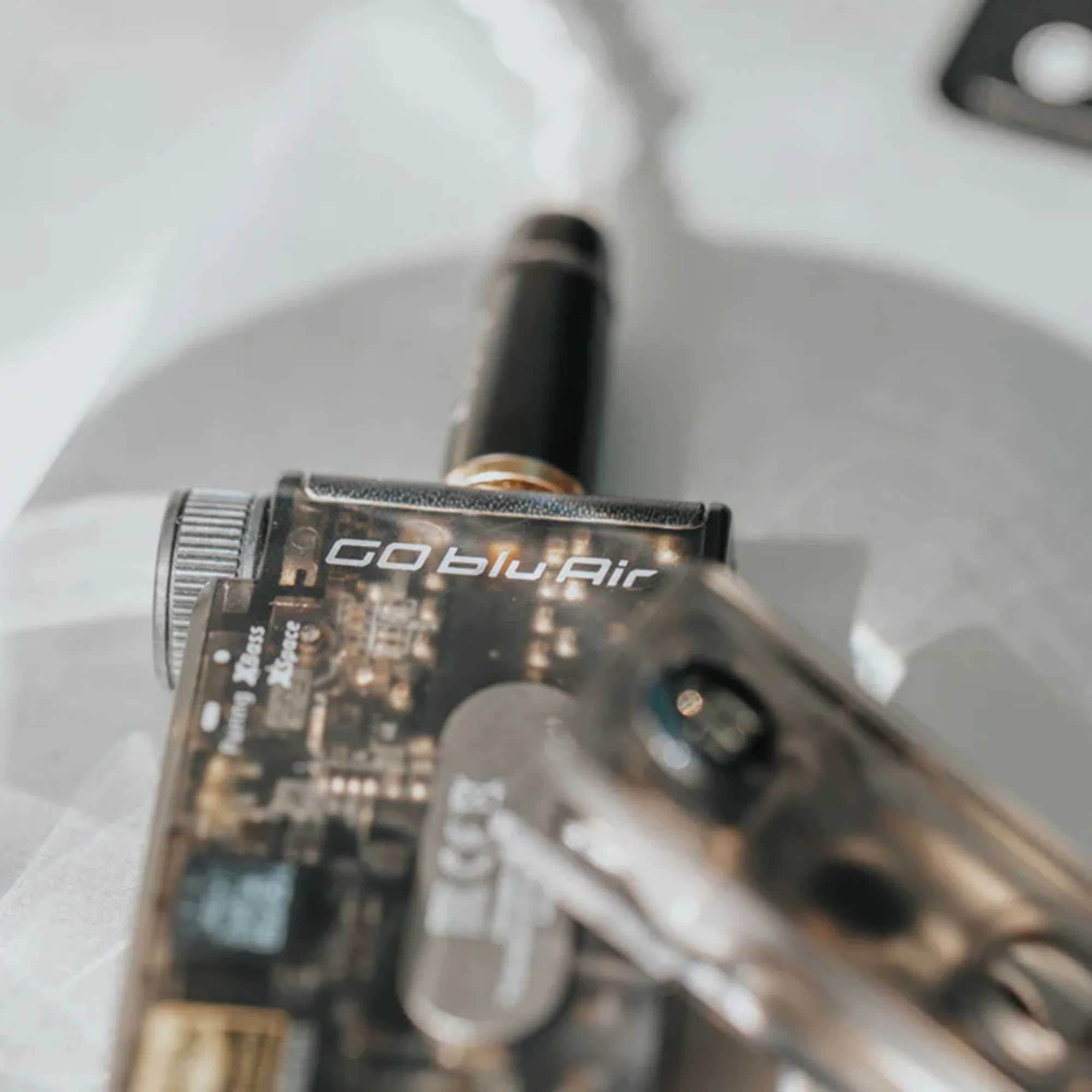 iFi GO blu Air Portable Wireless Headphone Amplifier - Image 4