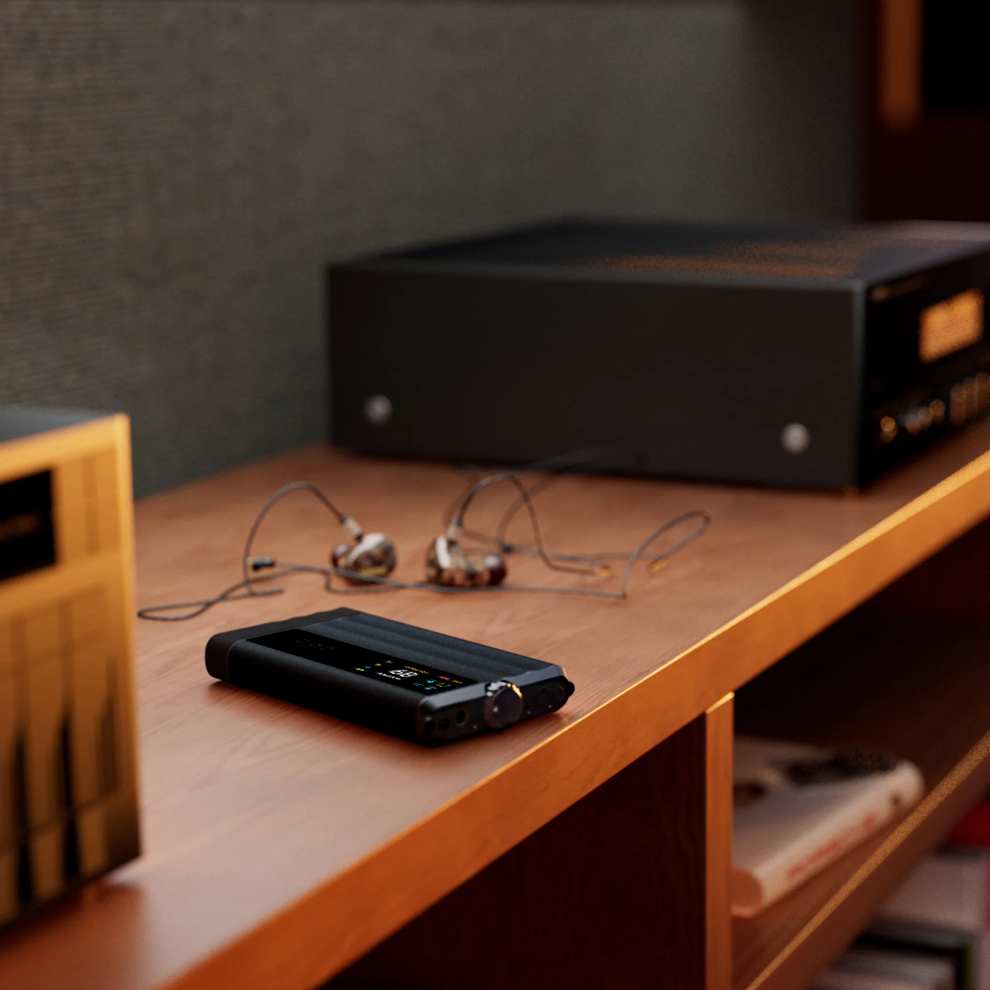 iFi iDSD GR 2 Ultra-Res Portable DAC / Headphone Amplifier - Image 9