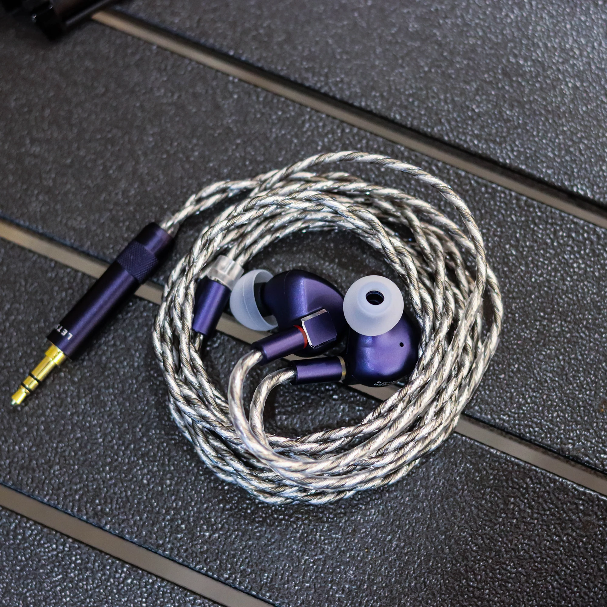 Letshuoer S12 Pro In Ear Monitors - Image 3
