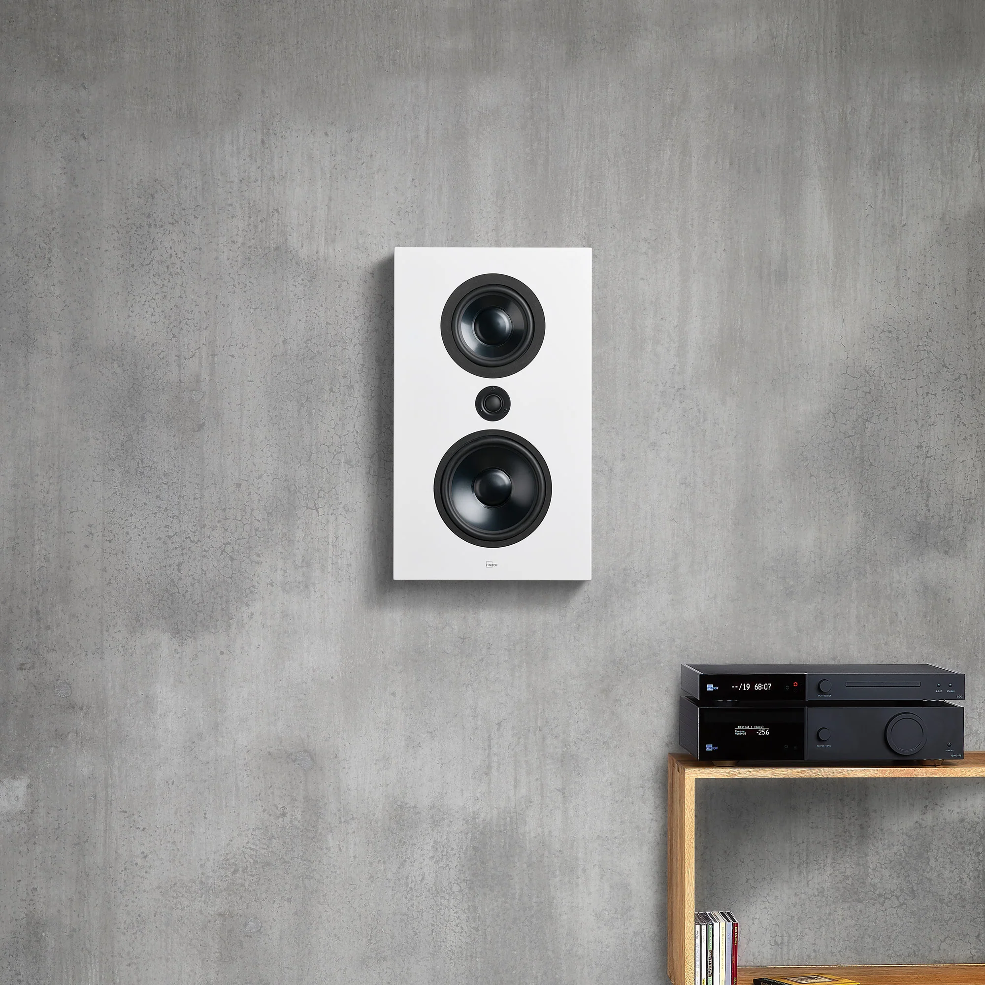 Lyngdorf FR-1 Full Range Speakers with Gabriel® fabric cover - Image 2