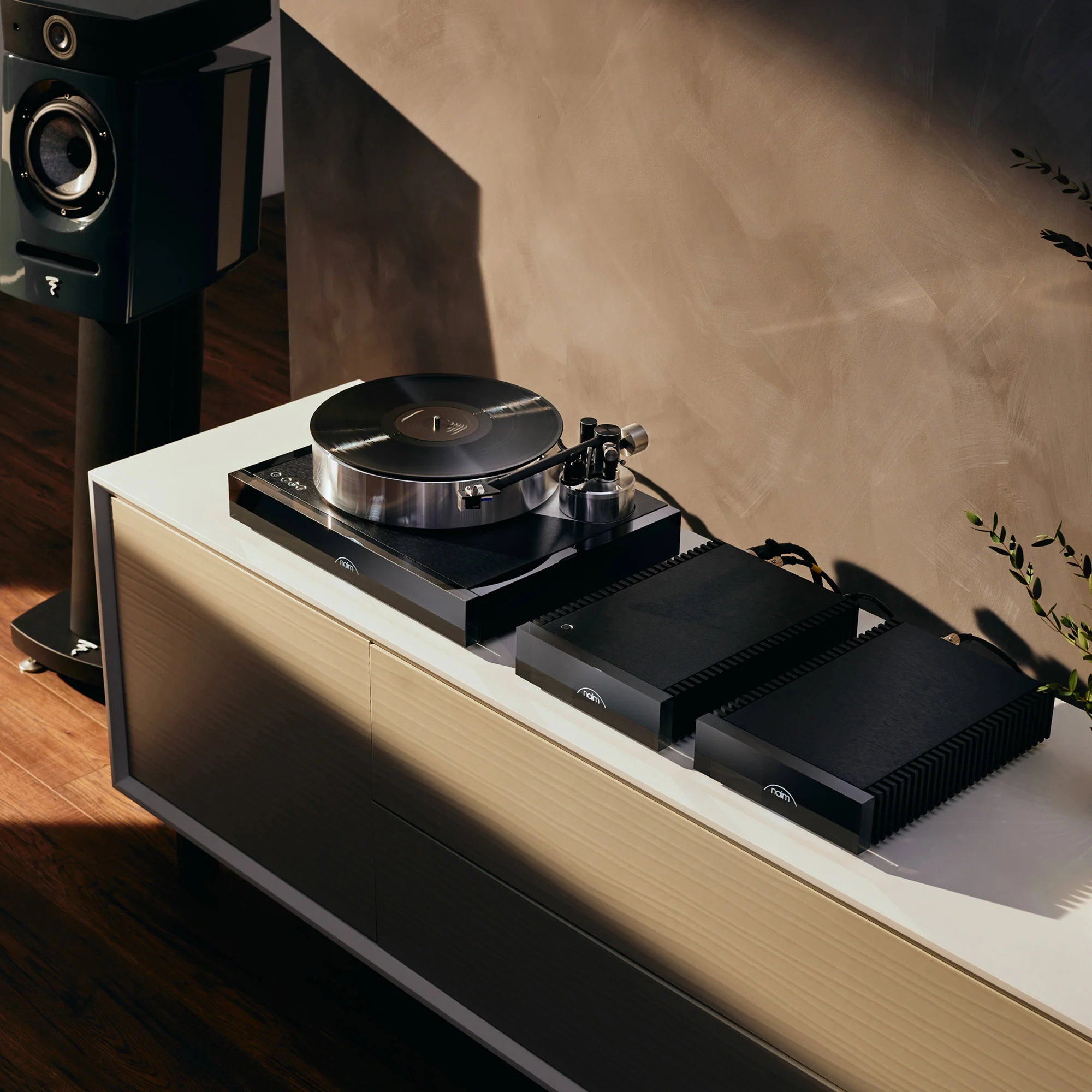 Naim Solstice Special Edition Turntable - Image 14