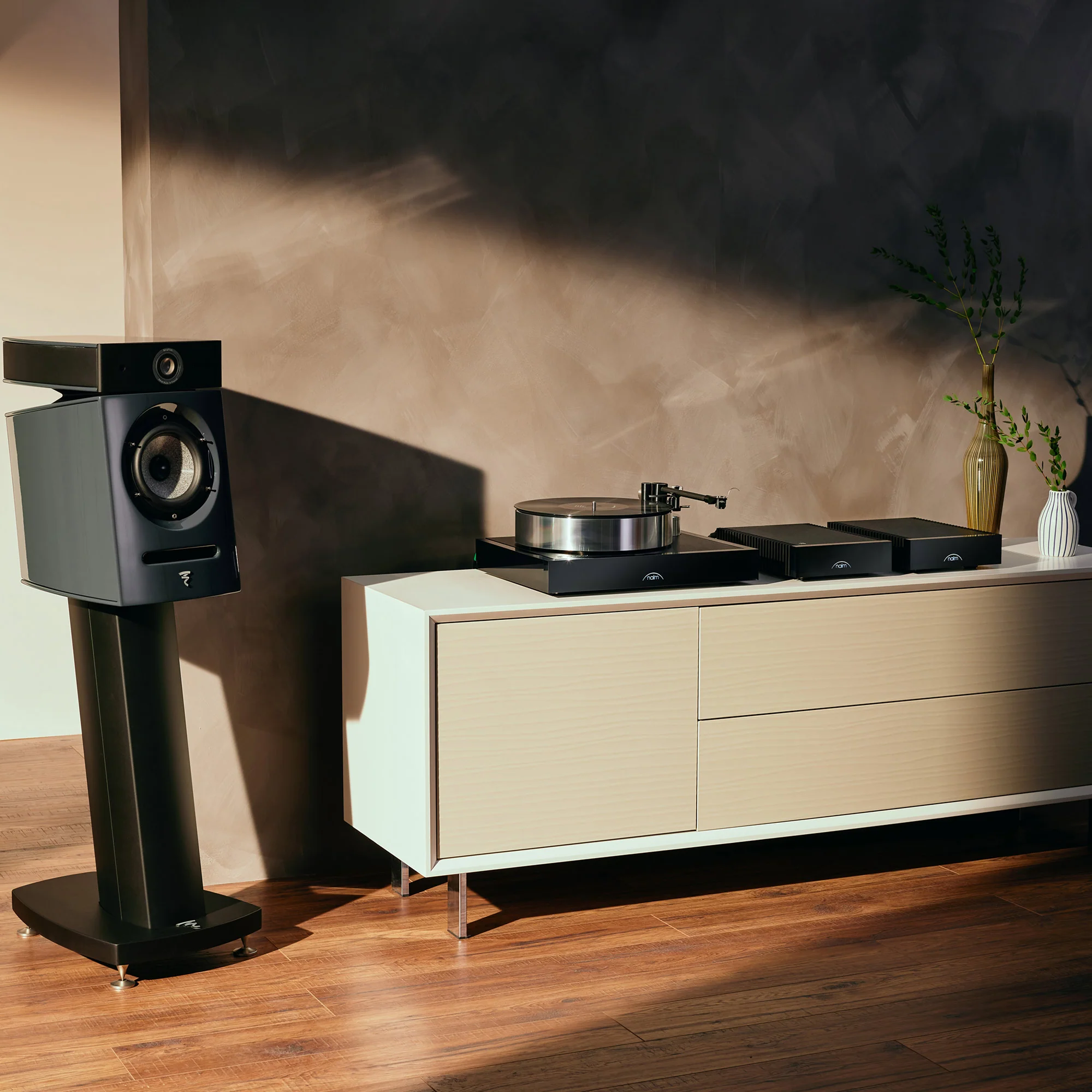 Naim Solstice Special Edition Turntable - Image 16