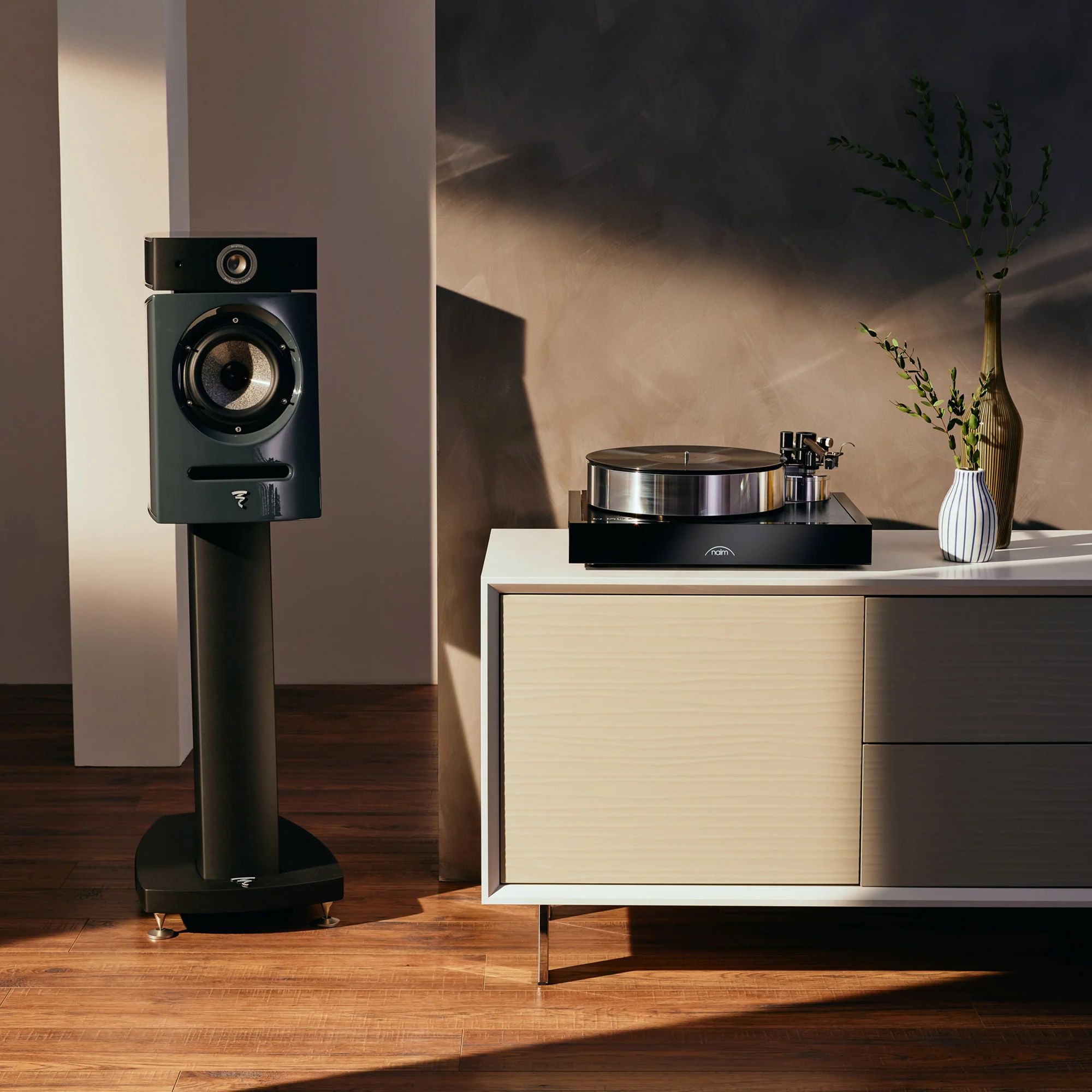 Naim Solstice Special Edition Turntable - Image 18