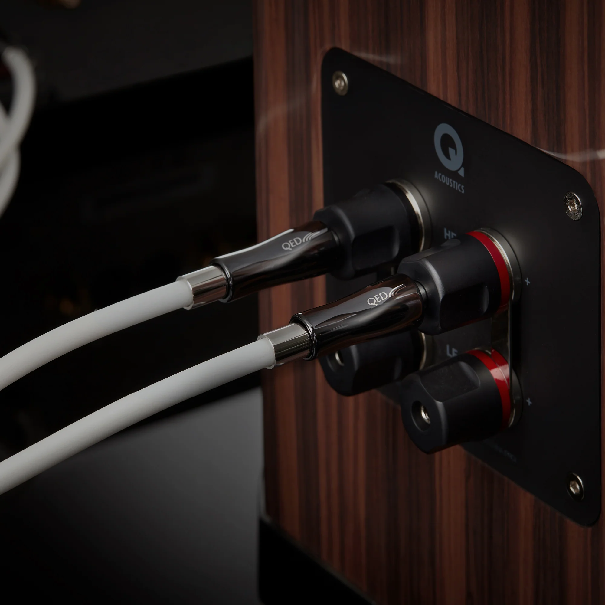 QED Supremus Zr Speaker Cable Banana Pair - Image 13