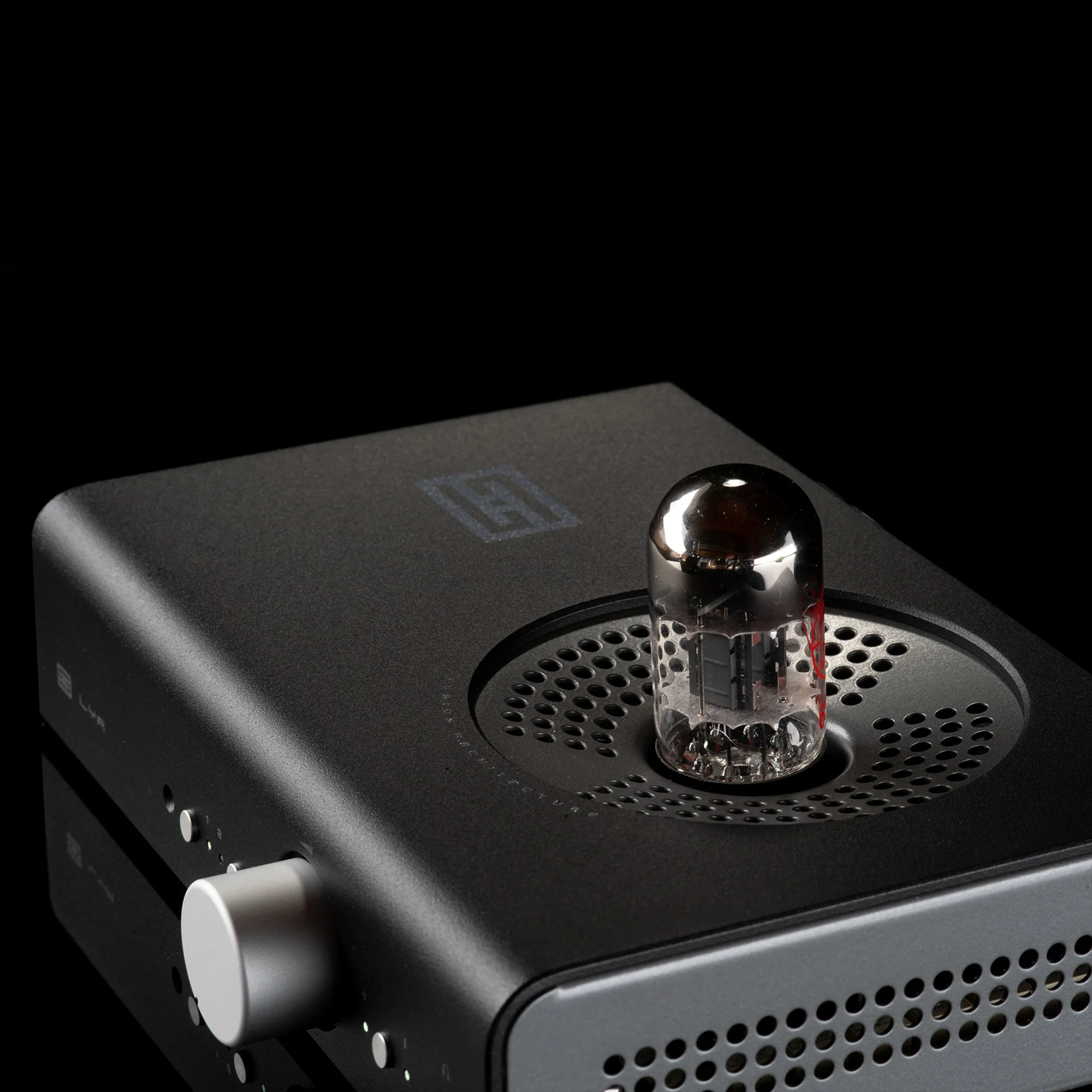Schiit Audio Lyr+ Hybrid Headphone Amplifier - Image 4