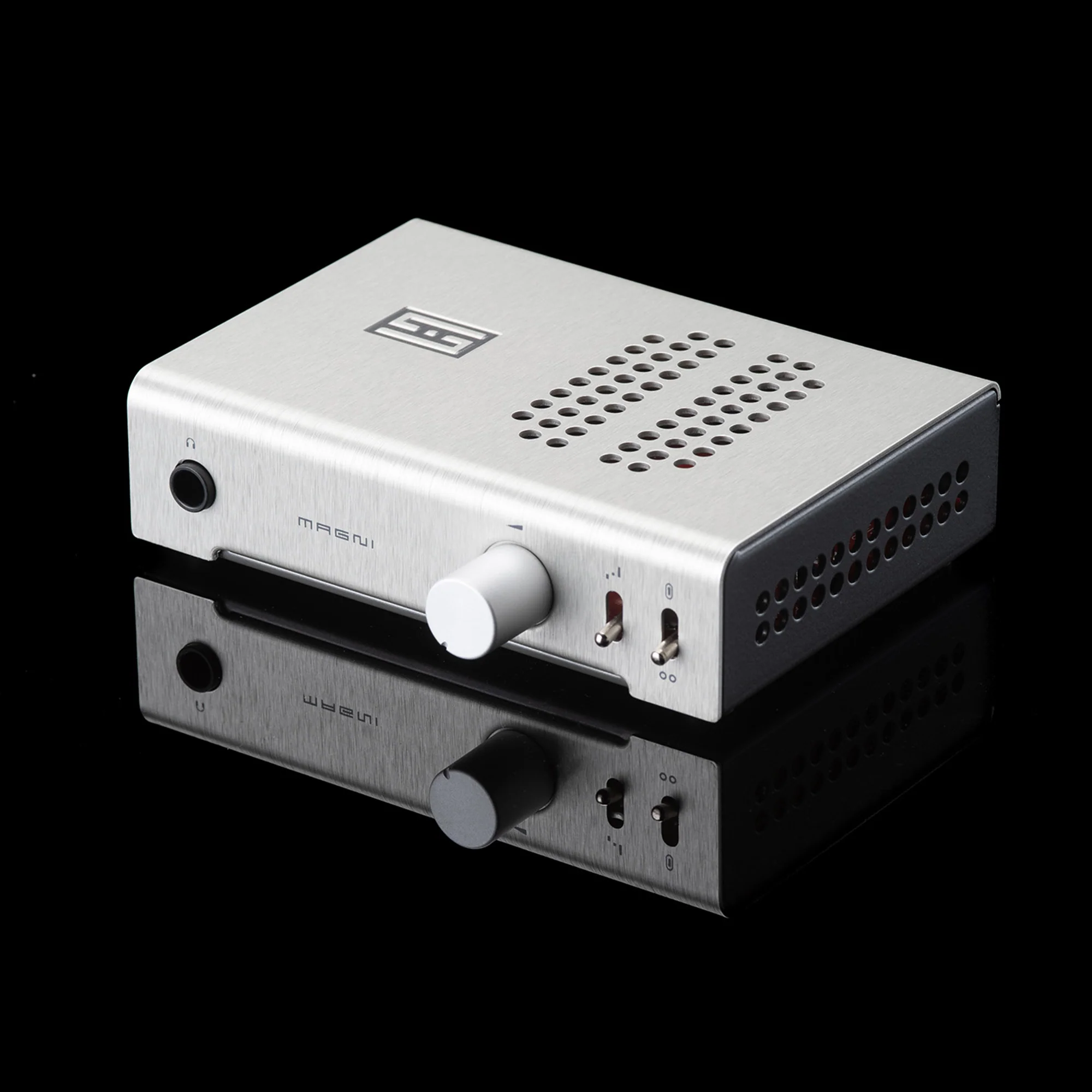 Schiit Audio Magni Unity Headphone Amplifier - Image 5