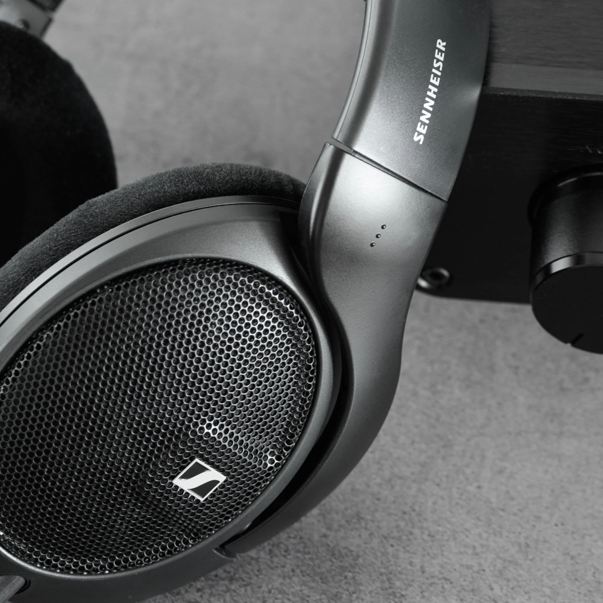 Sennheiser HD 560S Open Back Headphones - Image 8
