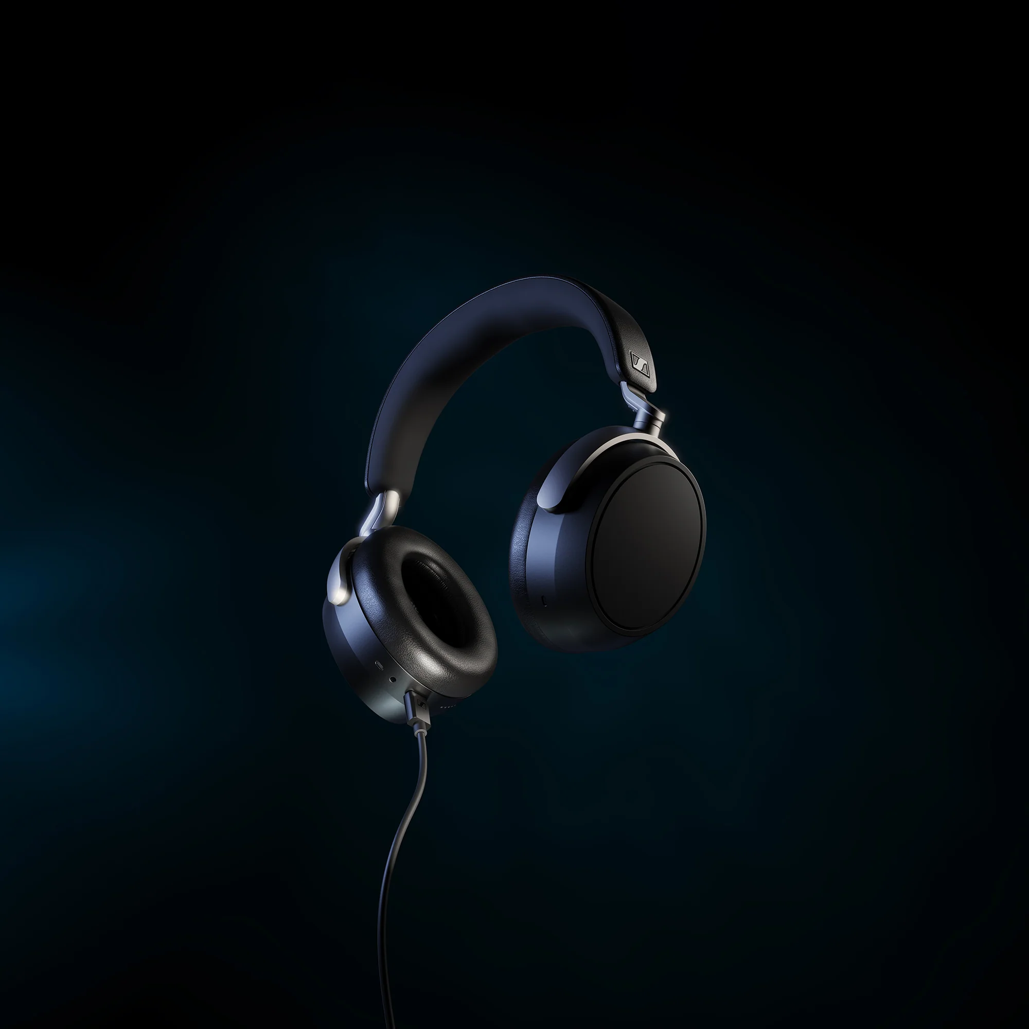 Sennheiser HDB 630 Audiophile Headphones - Image 9