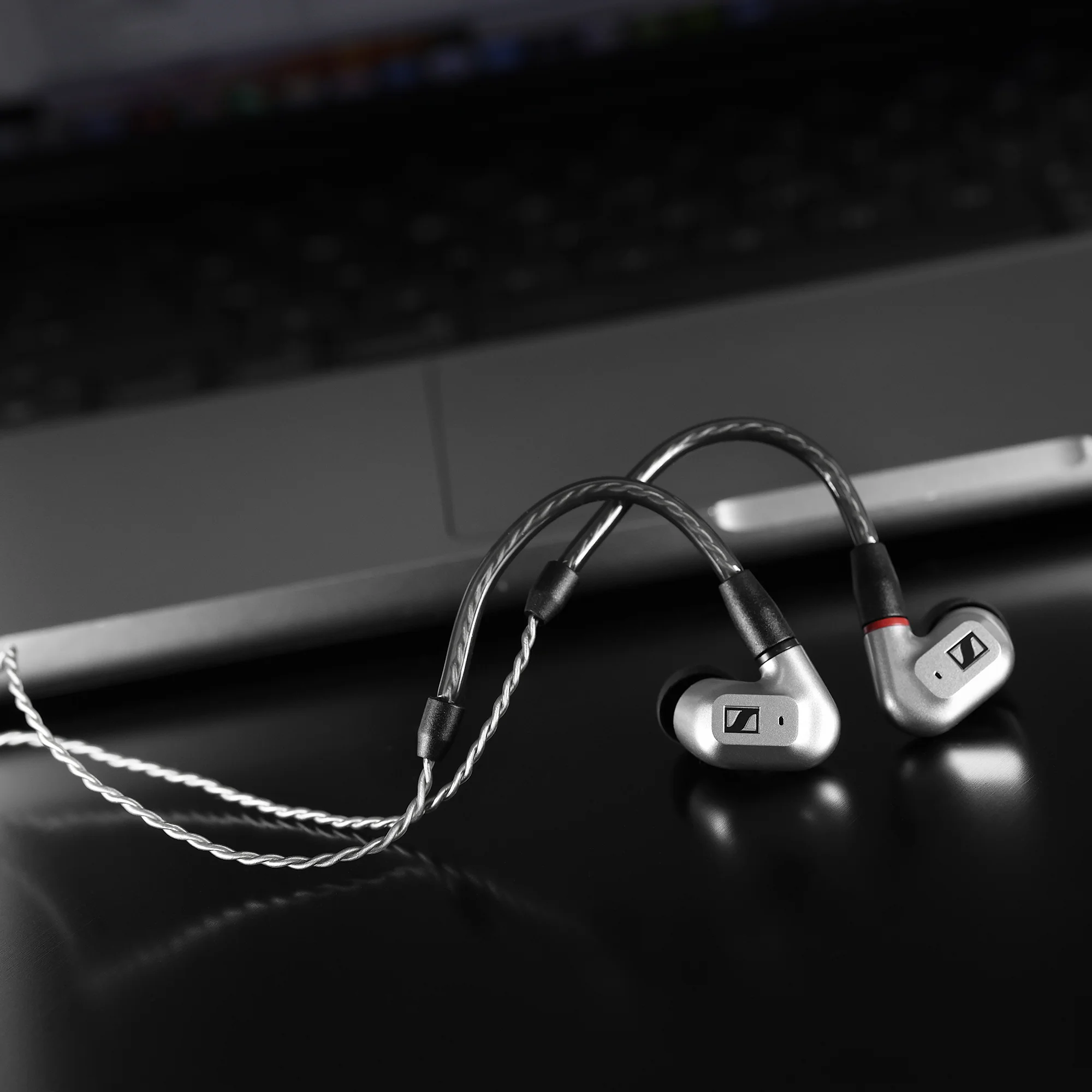 Sennheiser IE 200 Silver Edition In Ear Monitors - Image 9