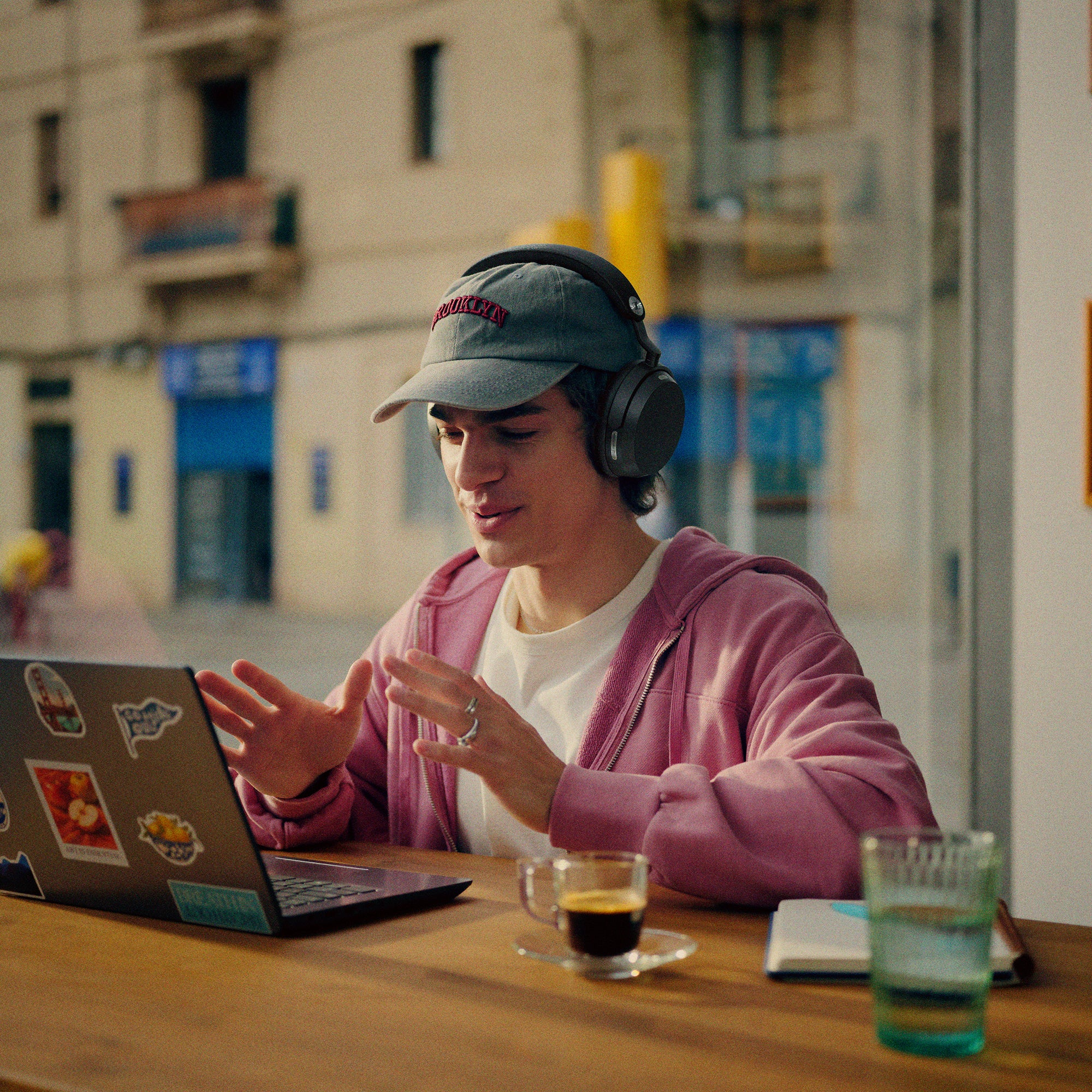 Sennheiser Momentum 5 Wireless Headphones - Image 8