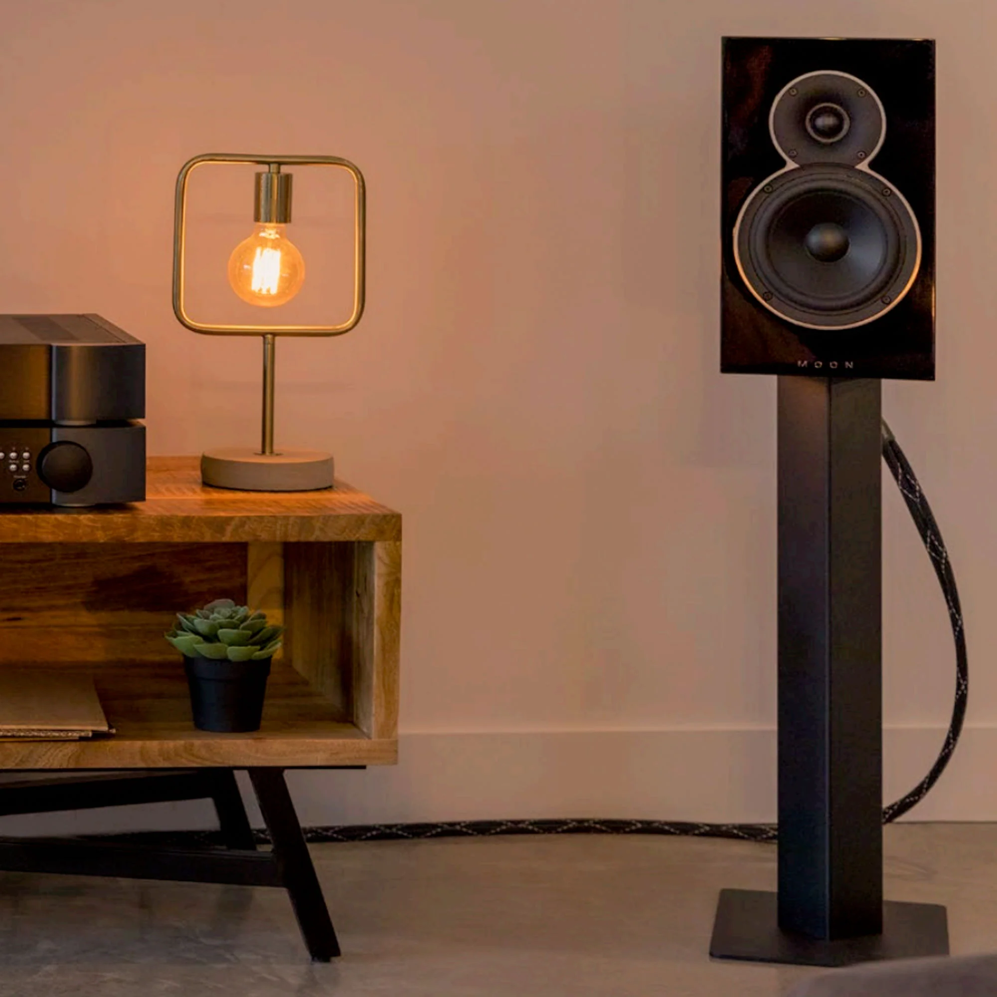 Simaudio MOON Voice 22 Speaker Stands Pair - Image 3