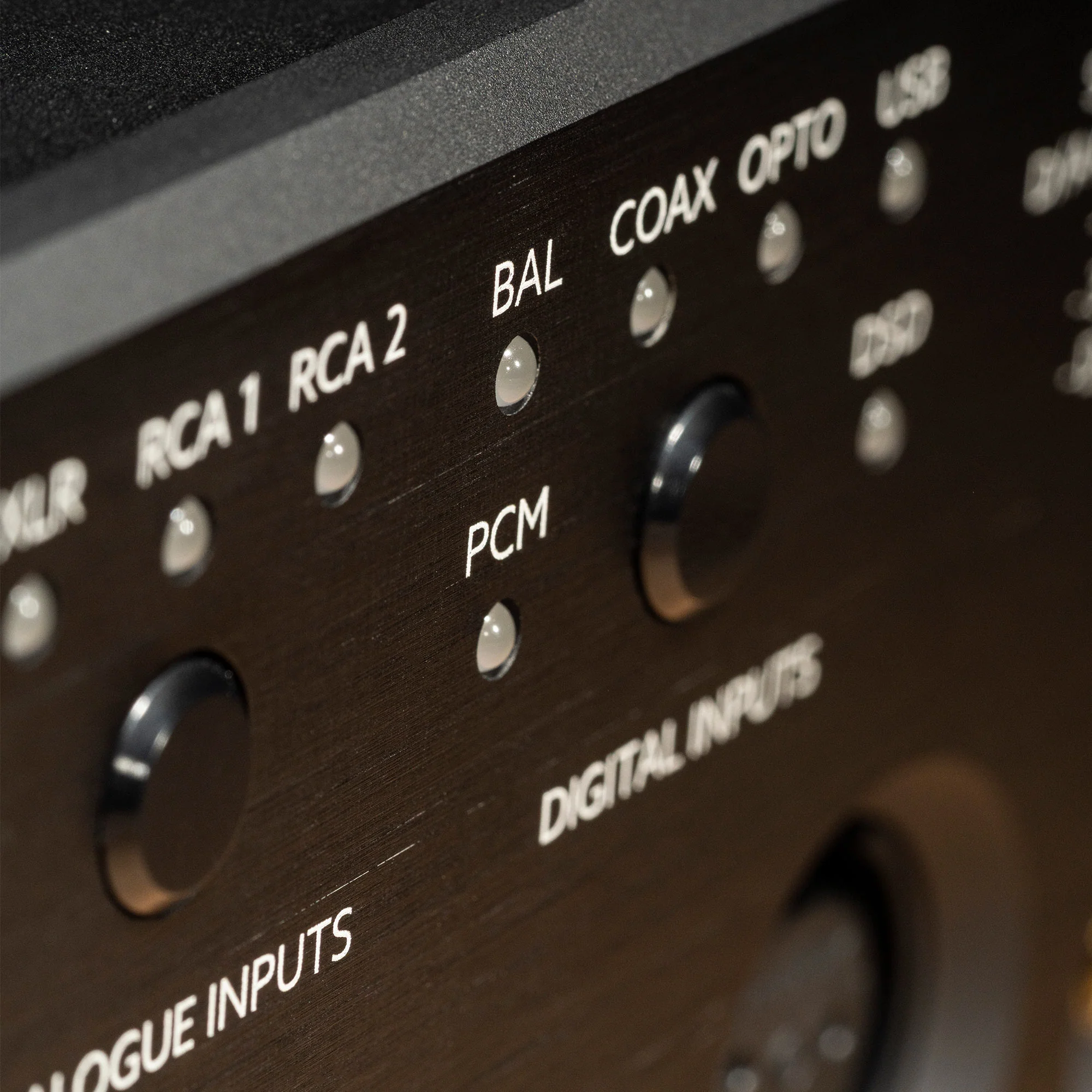 Violectric DHA V590² Balanced Headphone Amplifier & DAC - Image 8