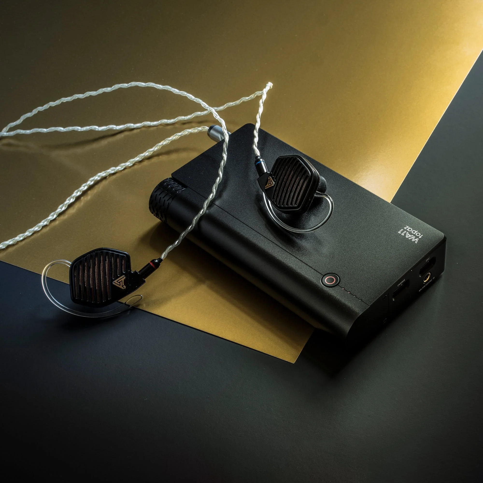 Woo Audio WA11 Passport Battery Operated DAC & Amplifier - Image 11
